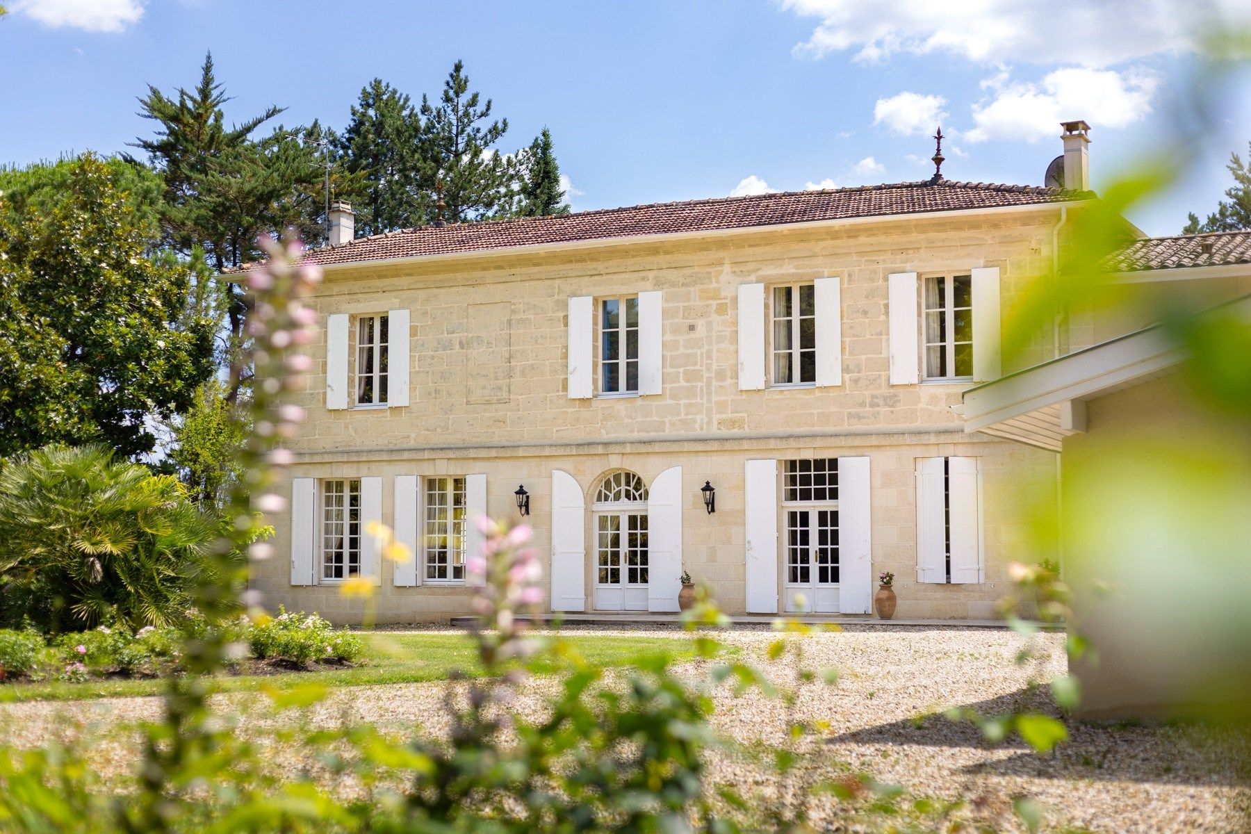 luxury house 11 Rooms for sale on BORDEAUX (33000)