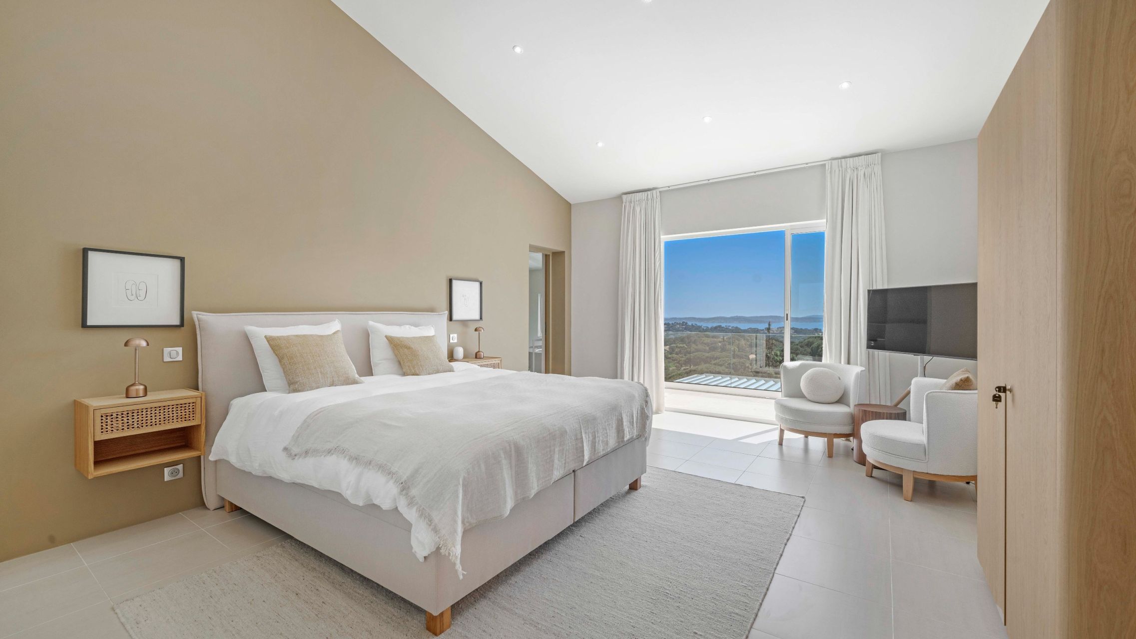 maison contemporaine 7 Pièces en vente sur STE MAXIME (83120)