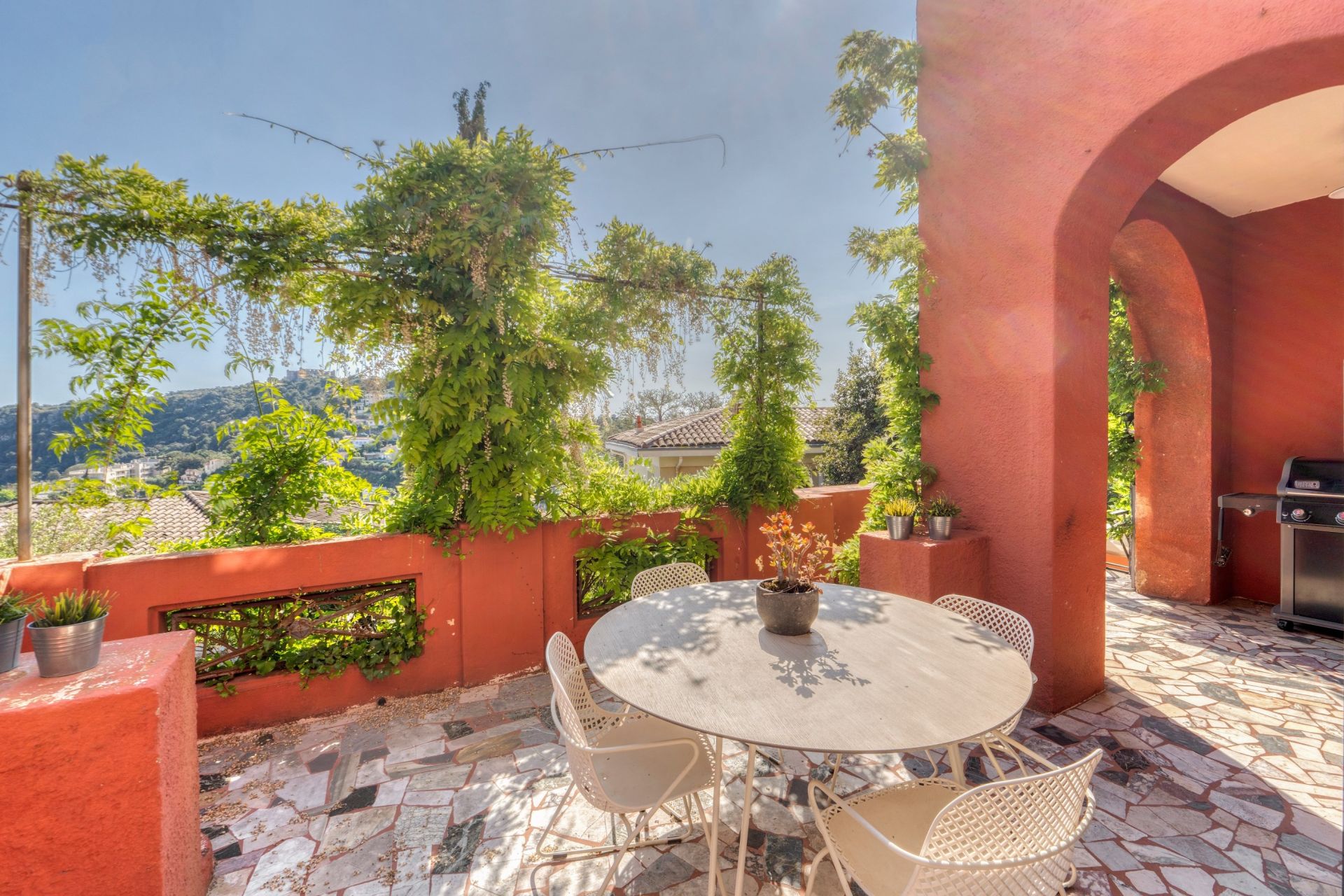 luxury villa 6 Rooms for sale on VILLEFRANCHE SUR MER (06230)