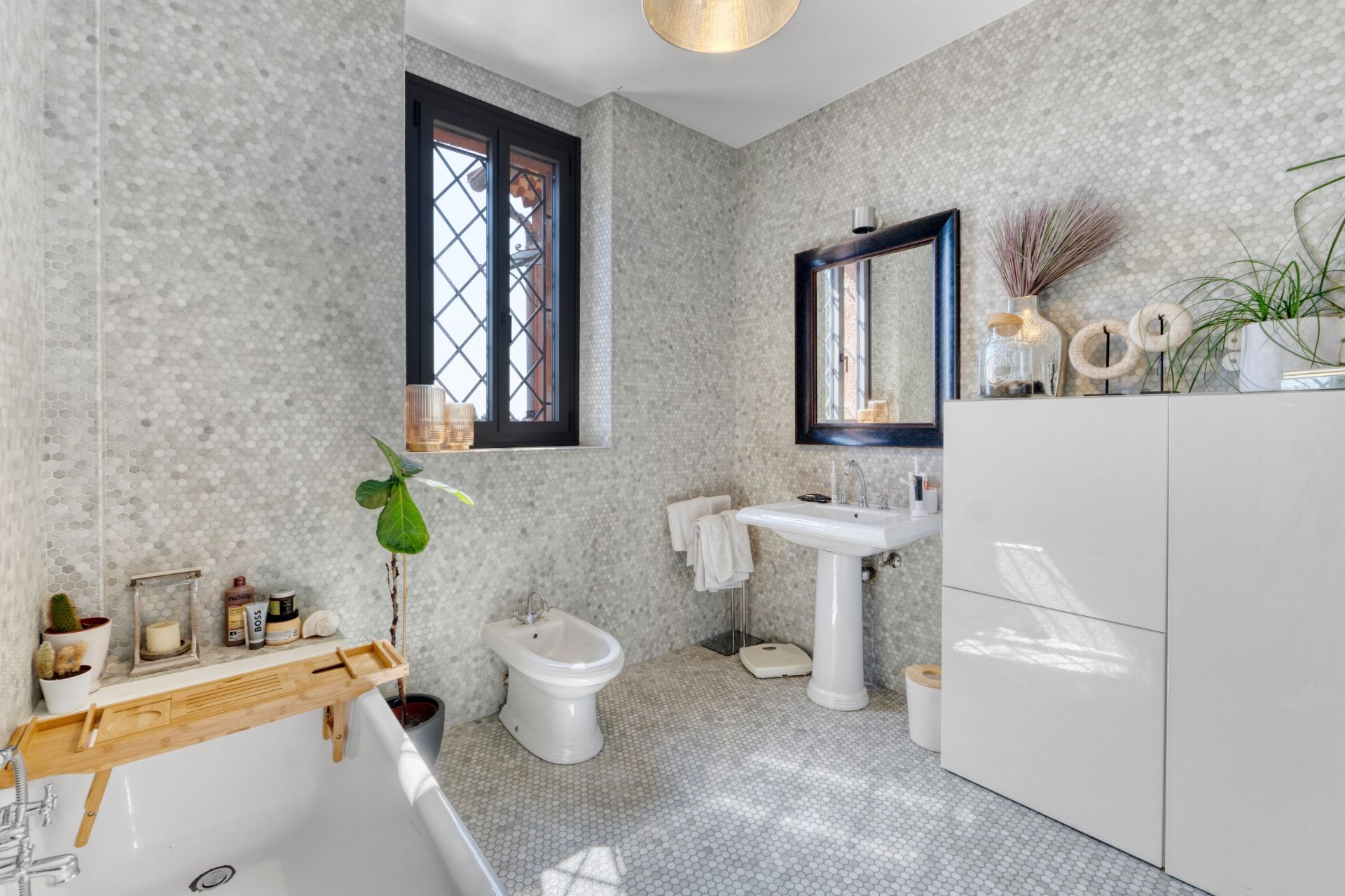 luxury villa 6 Rooms for sale on VILLEFRANCHE SUR MER (06230)