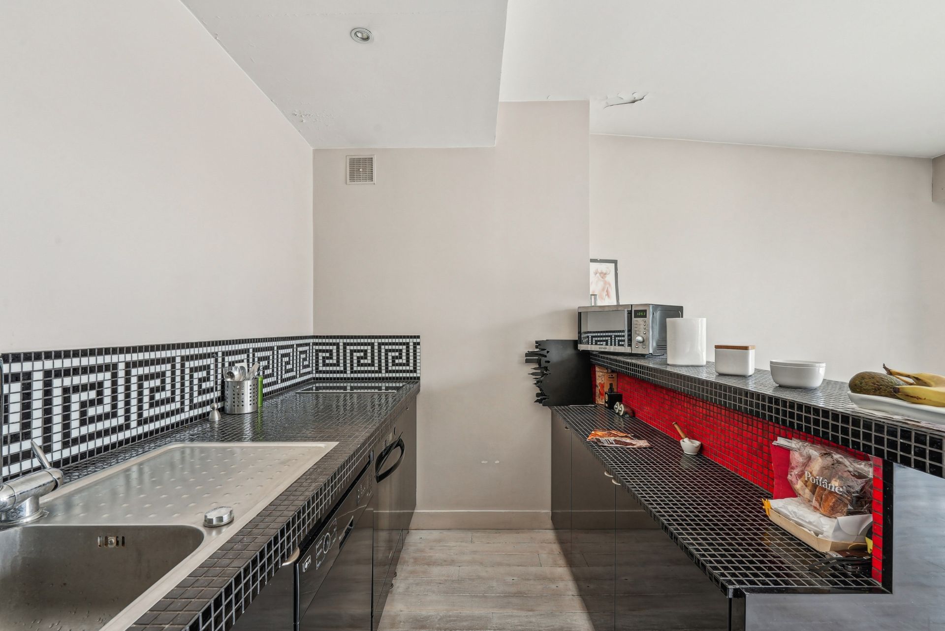 luxury apartment 1 room for sale on PARIS (75116)