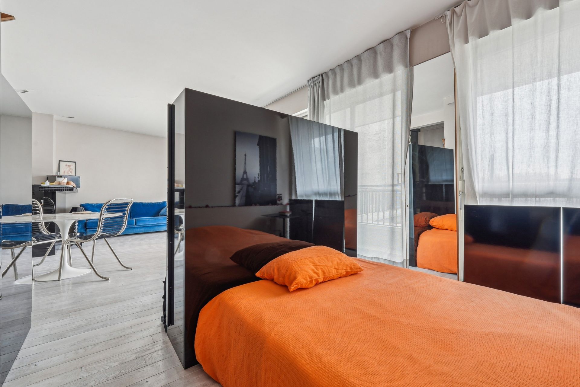 luxury apartment 1 room for sale on PARIS (75116)