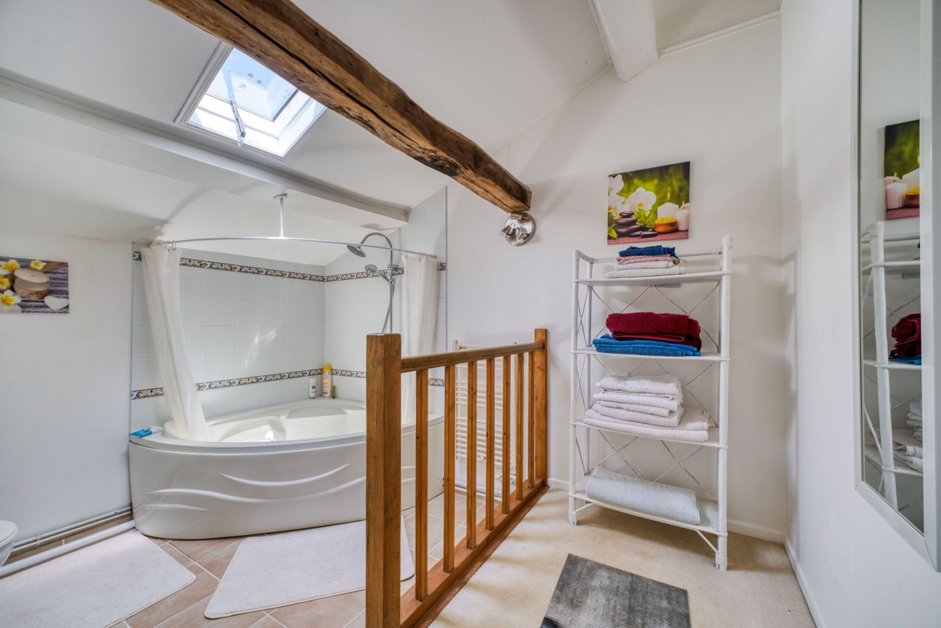 luxury house 8 Rooms for sale on ST DIZANT DU GUA (17240)