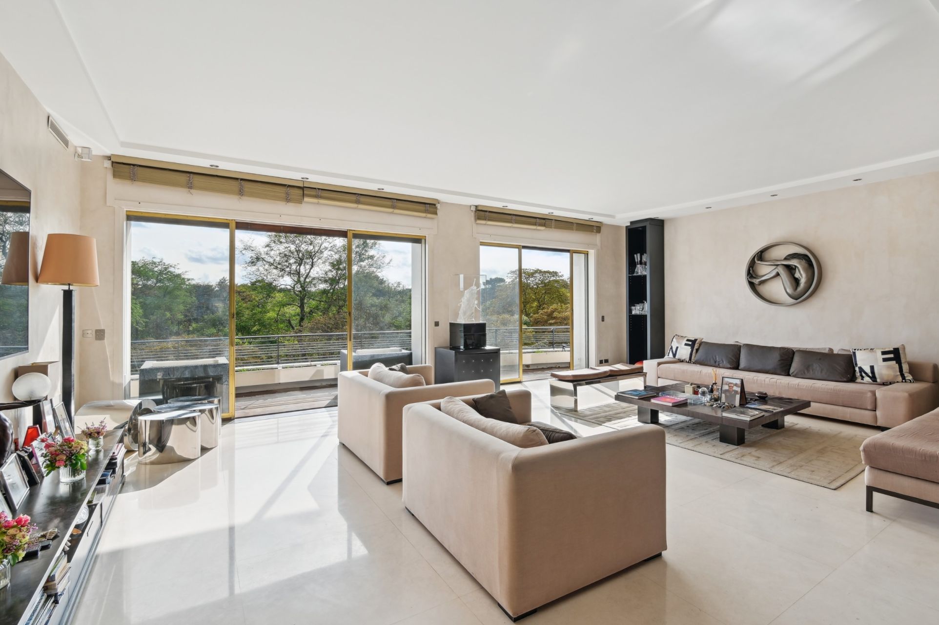 luxury apartment 5 Rooms for sale on NEUILLY SUR SEINE (92200)
