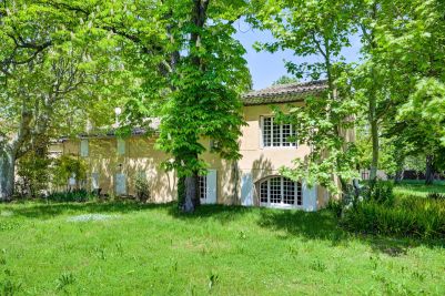 Sale Luxury house Aix-en-Provence 7&nbsp;Rooms 250&nbsp;m²