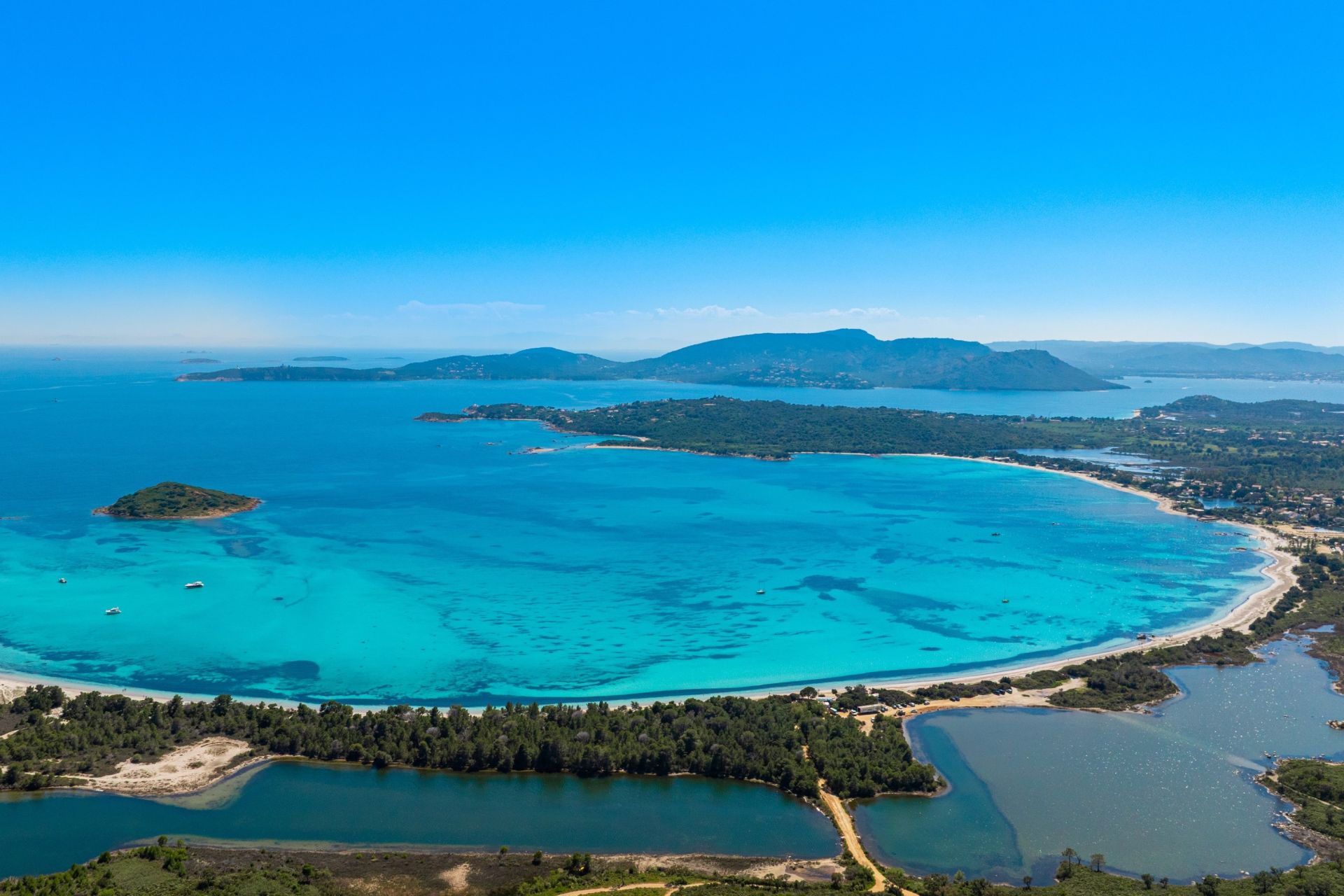 château 13 Pièces en location saisonnière sur ZONZA (20144)