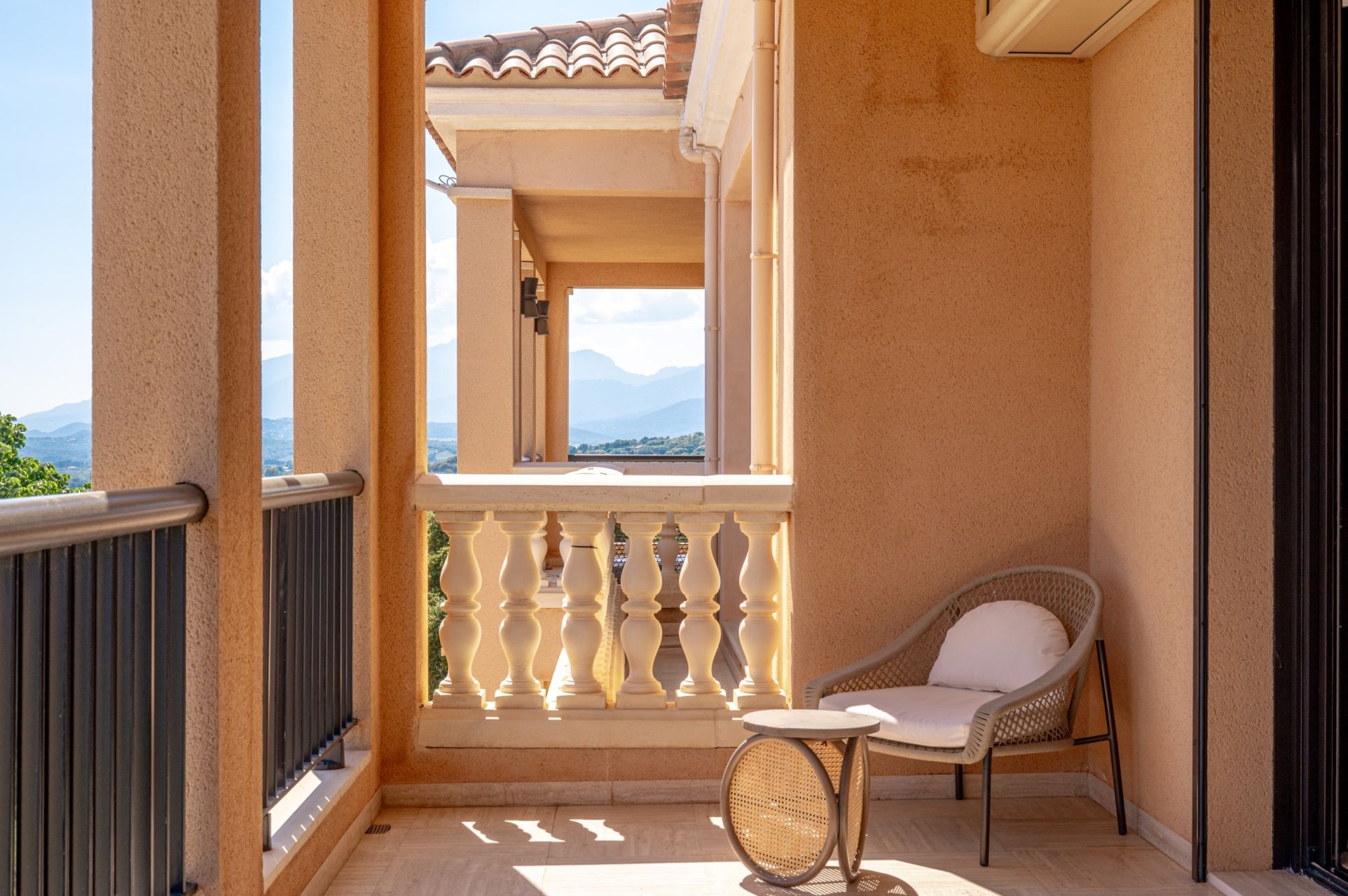 château 13 Pièces en location saisonnière sur ZONZA (20144)