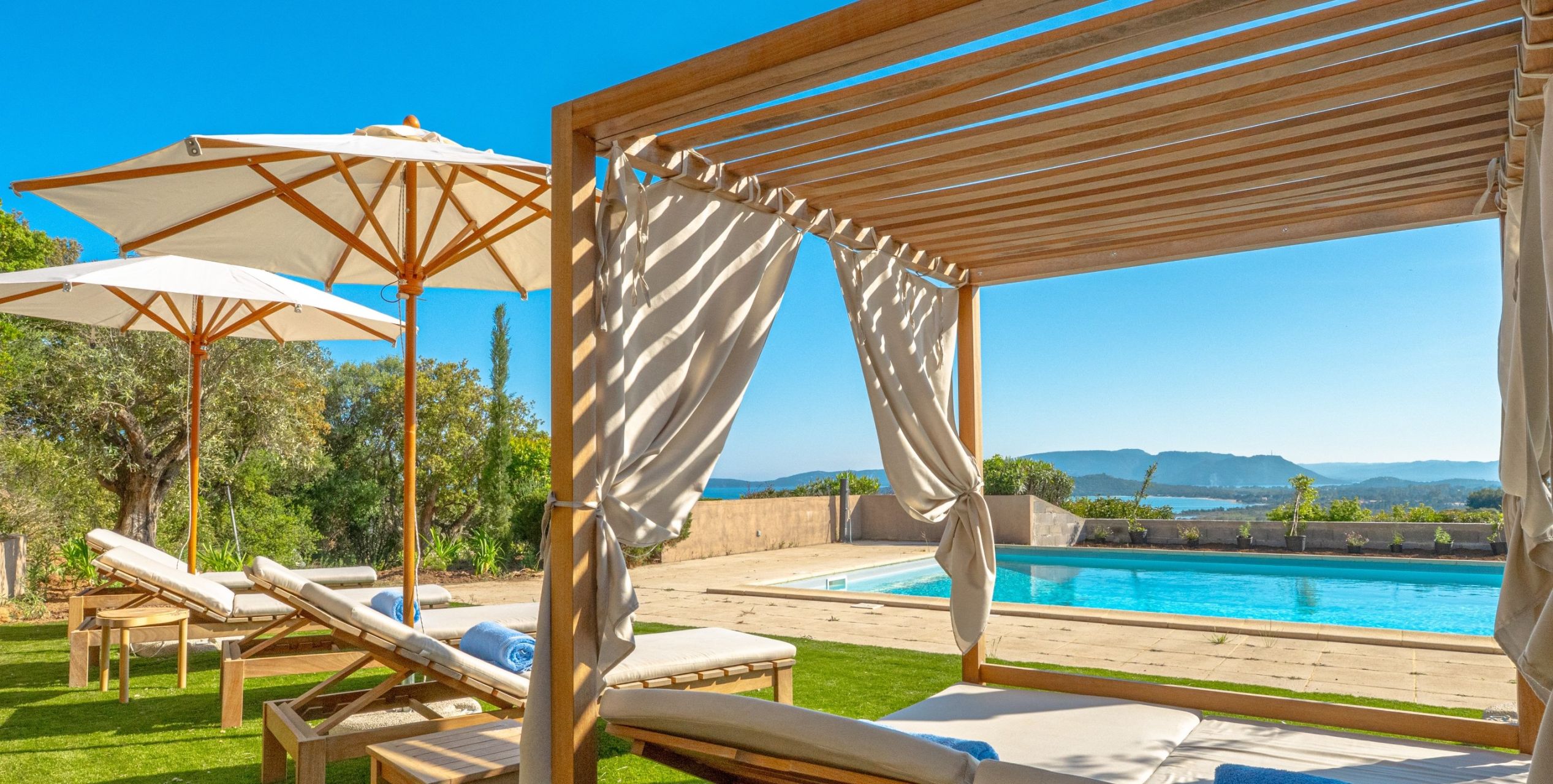 château 13 Pièces en location saisonnière sur ZONZA (20144)