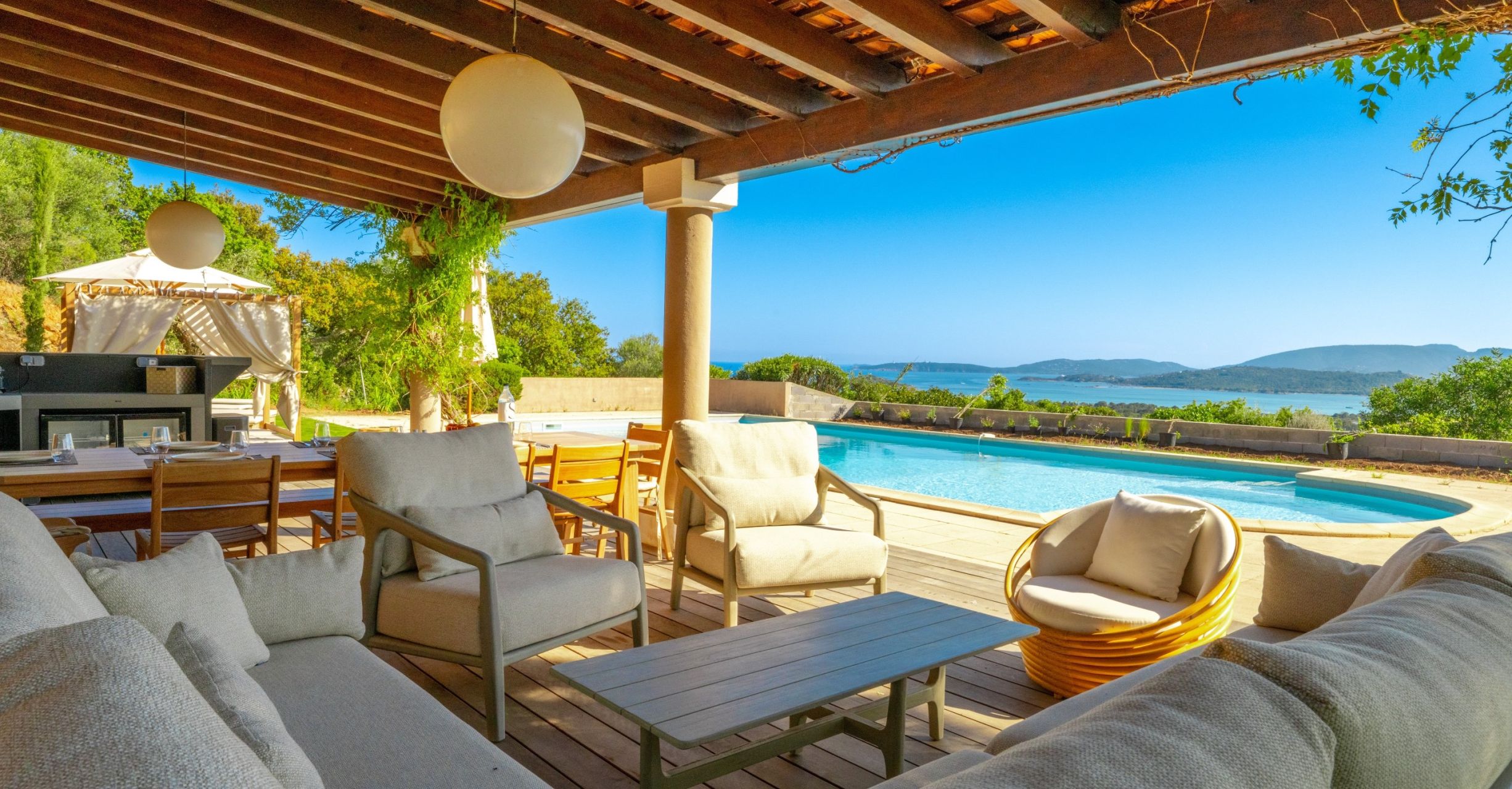 château 13 Pièces en location saisonnière sur ZONZA (20144)