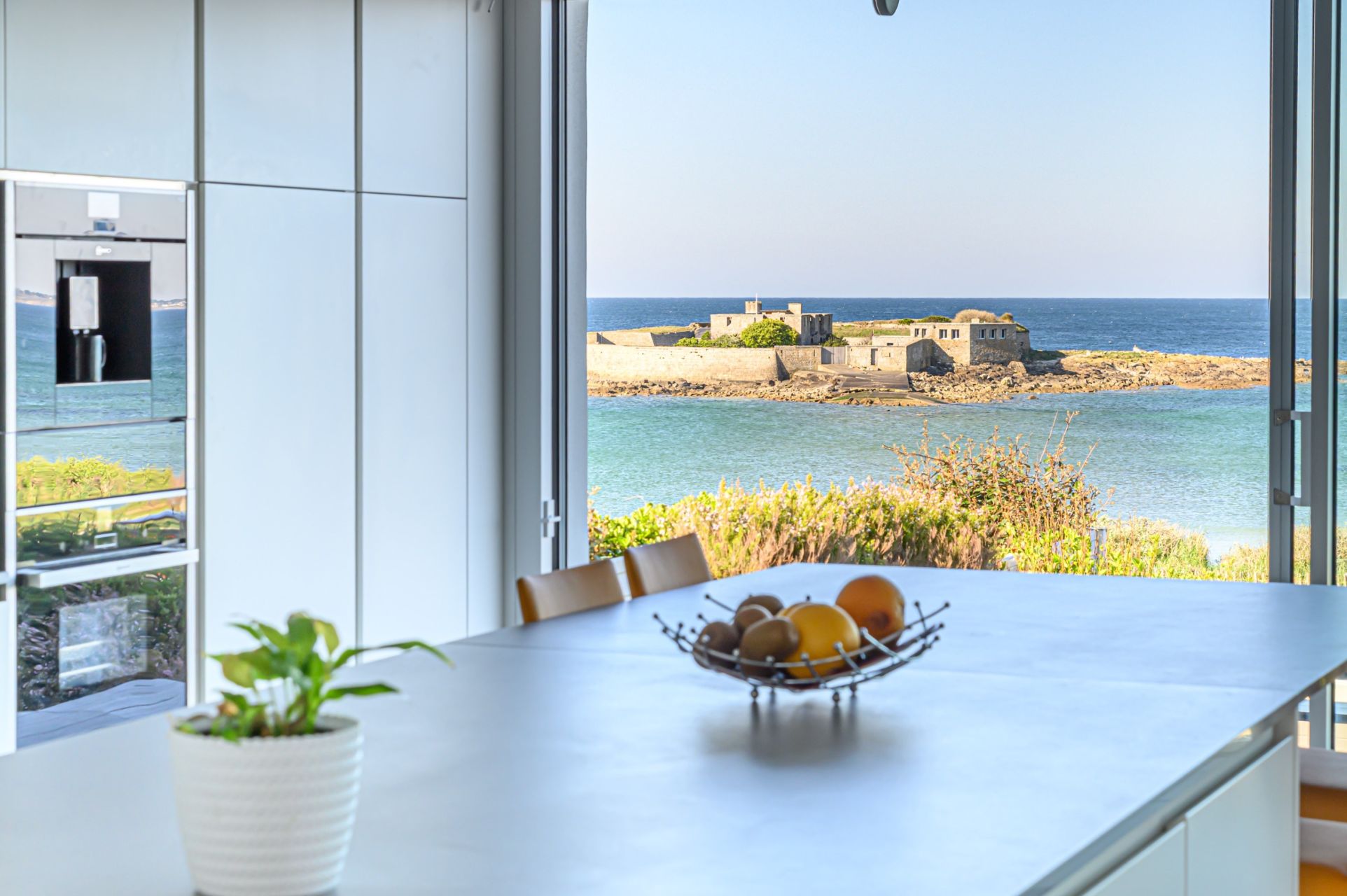 luxury house 6 Rooms for sale on PLOEMEUR (56270)