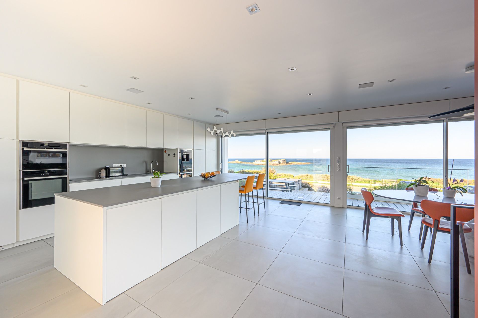 luxury house 6 Rooms for sale on PLOEMEUR (56270)