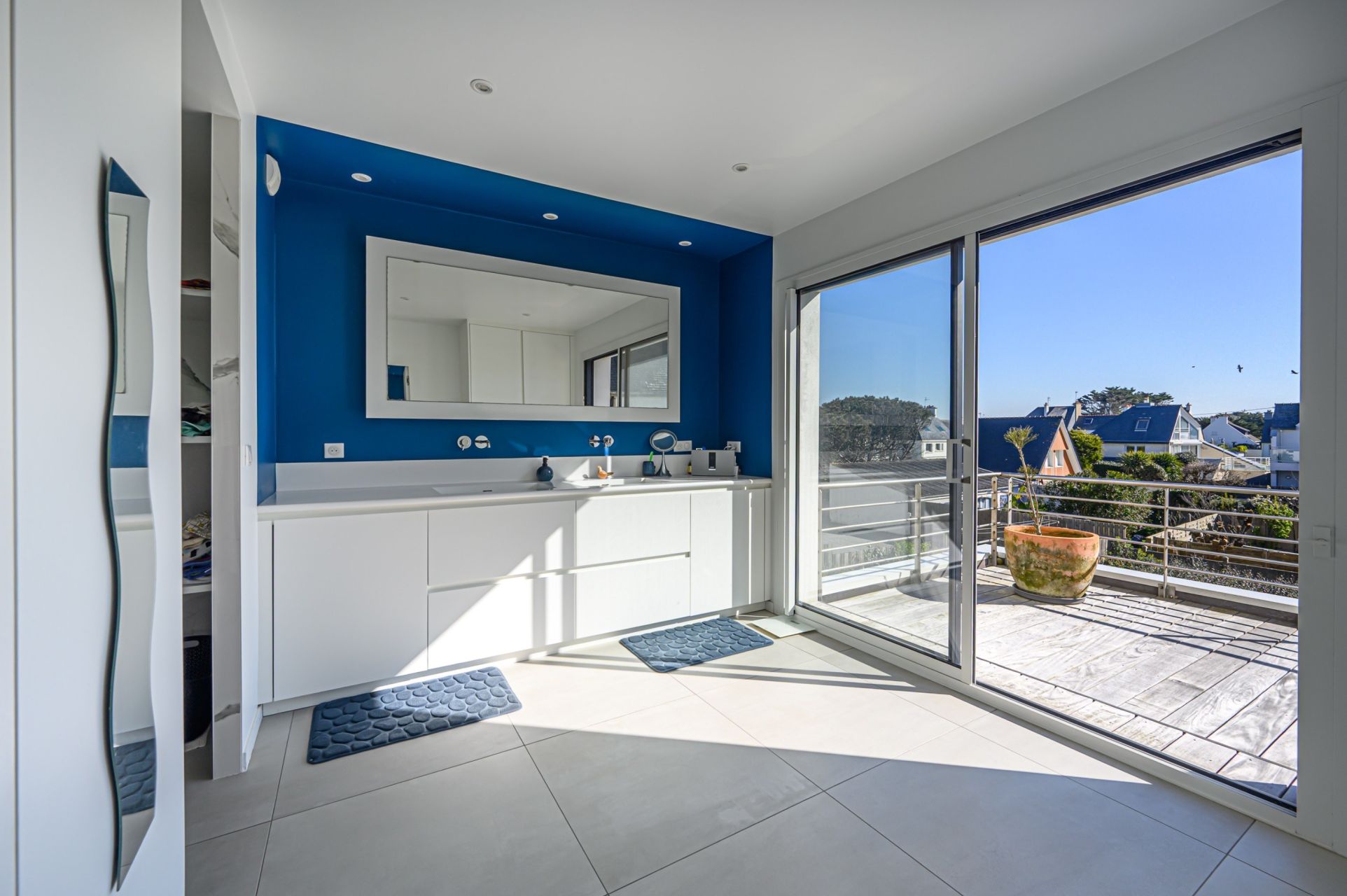 luxury house 6 Rooms for sale on PLOEMEUR (56270)