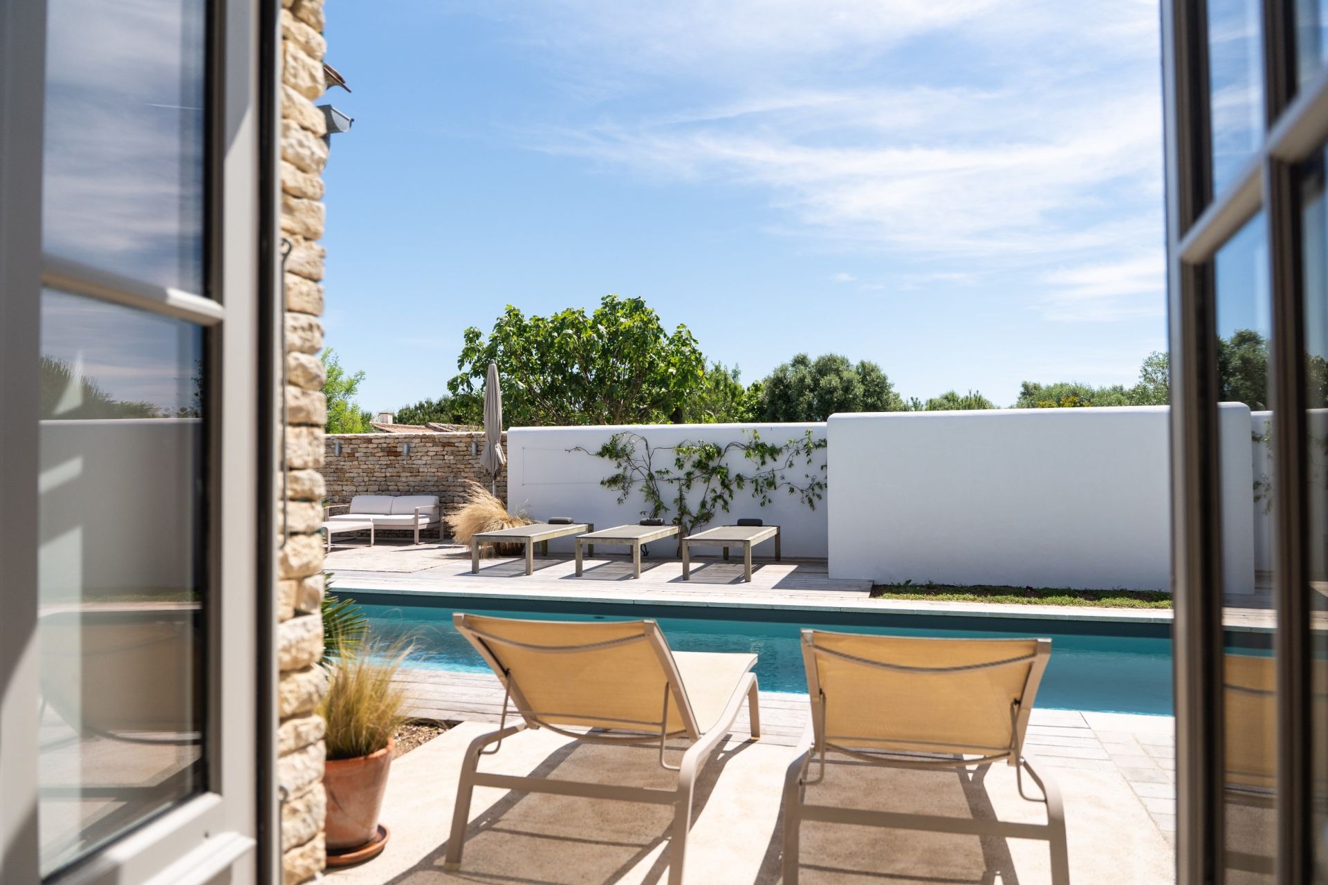 luxury house 6 Rooms for sale on LOIX (17111)