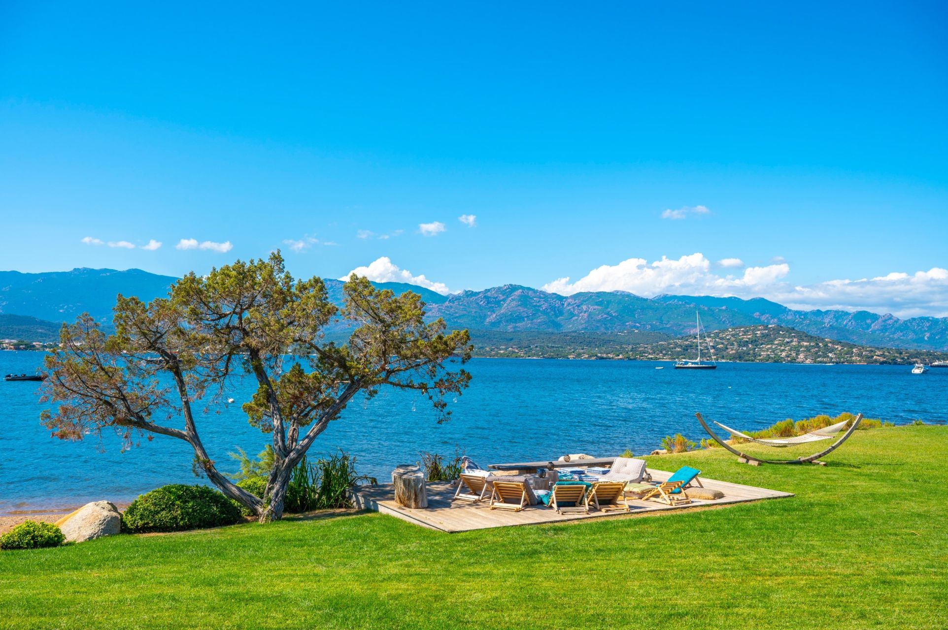 luxury villa 8 Rooms for sale on PORTO VECCHIO (20137)
