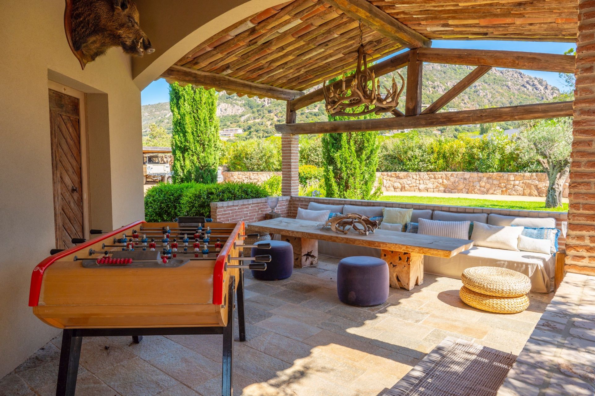 luxury villa 8 Rooms for sale on PORTO VECCHIO (20137)