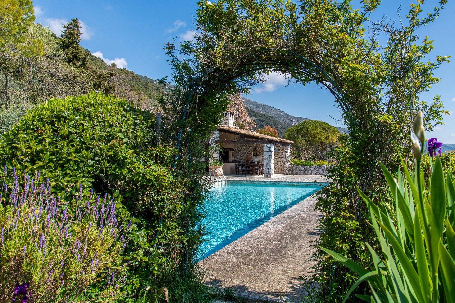 bastide 11 Pièces en vente sur TOURRETTES SUR LOUP (06140)