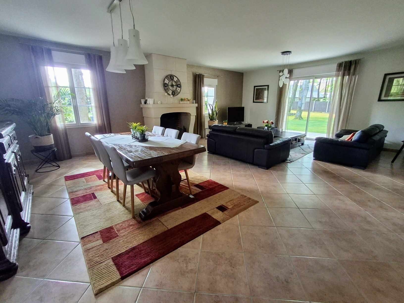 maison de luxe 7 Pièces en vente sur SAVONNIERES (37510)