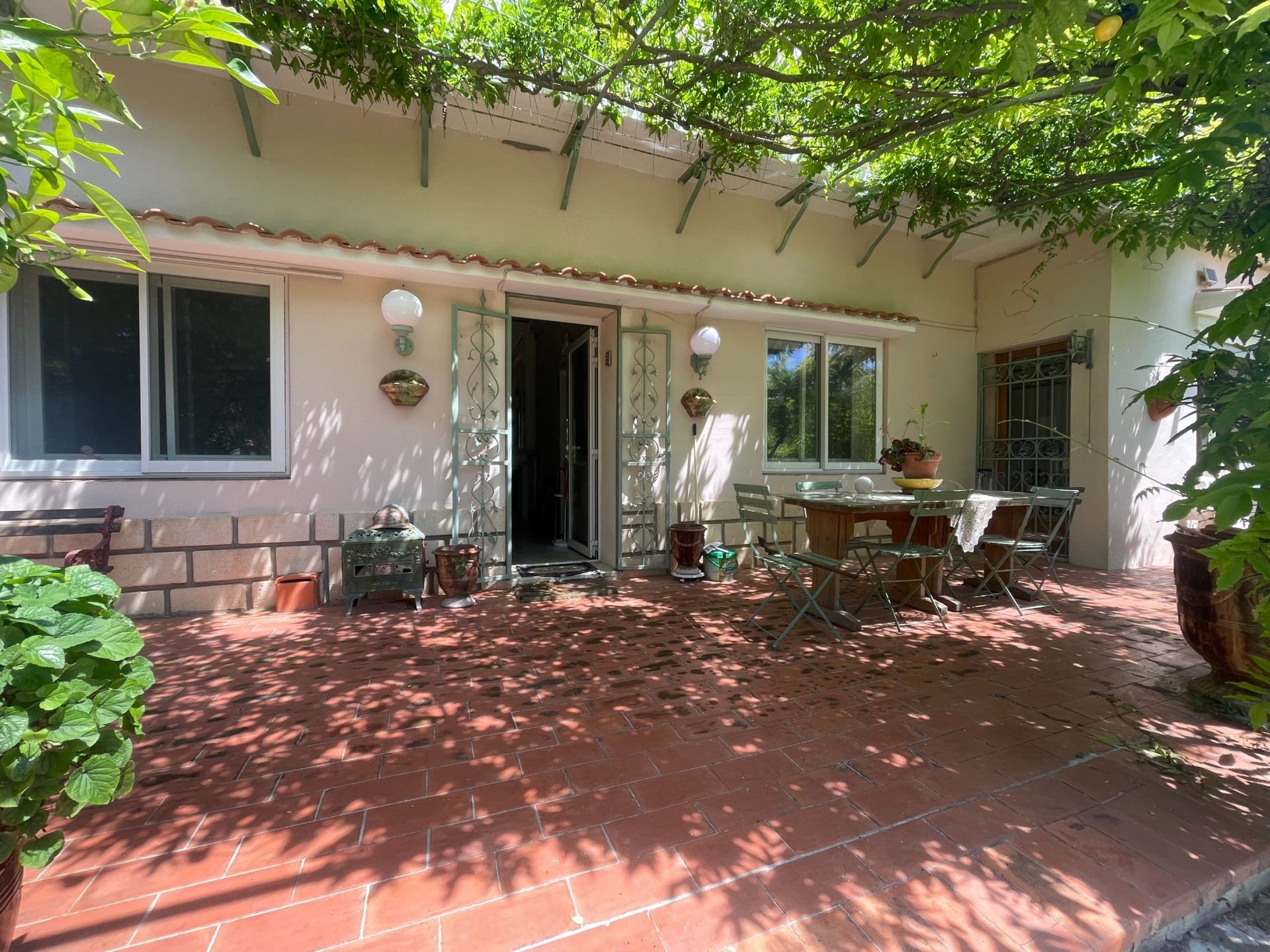 luxury house 6 Rooms for sale on SETE (34200)