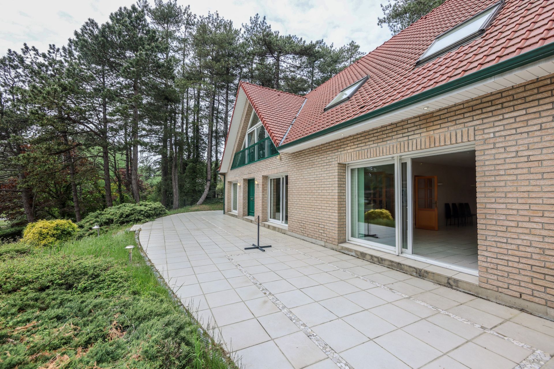 luxury house 8 Rooms for sale on NEUFCHATEL HARDELOT (62152)