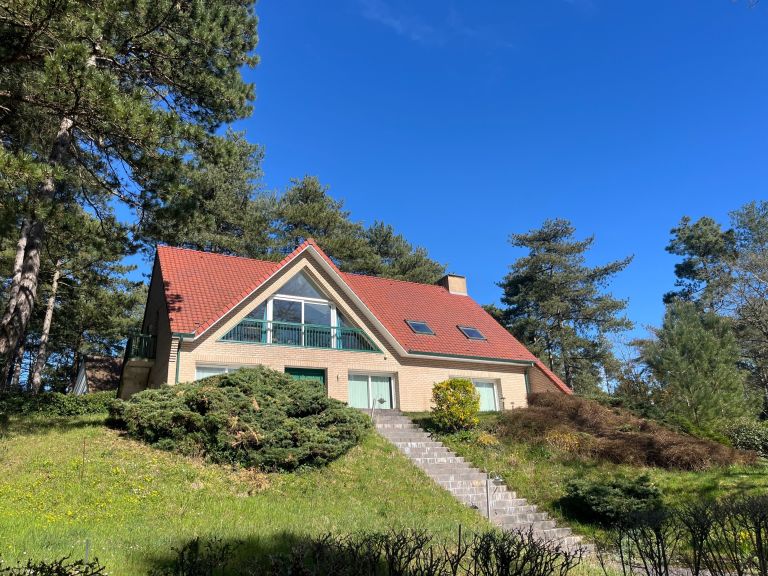 luxury house 8 Rooms for sale on NEUFCHATEL HARDELOT (62152)