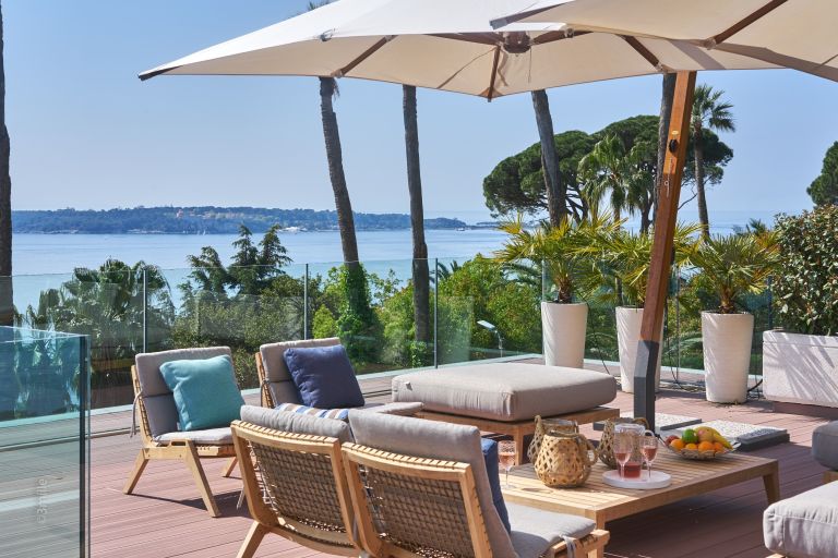 luxury villa 10 Rooms for sale on CANNES (06400)