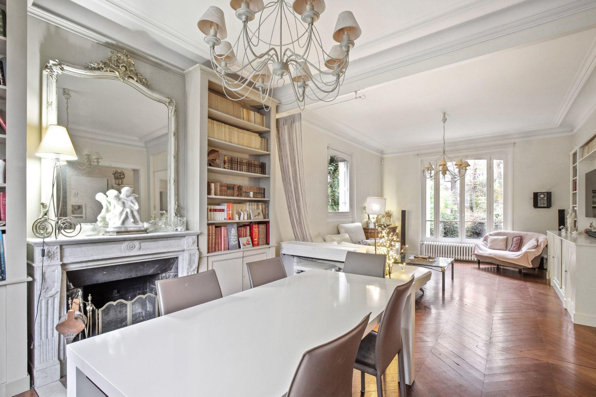 luxury house 9 Rooms for sale on ST GERMAIN EN LAYE (78100)