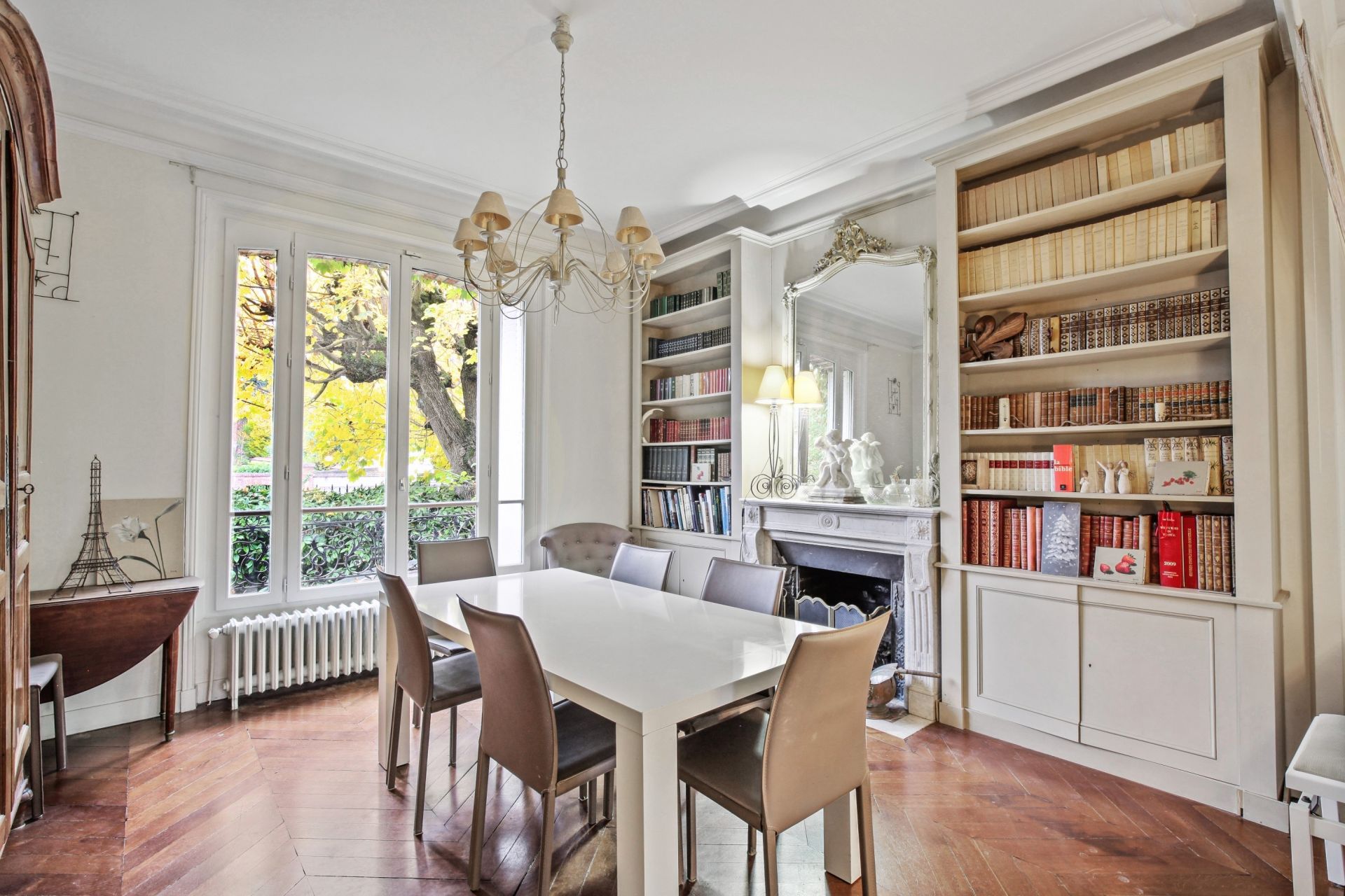 luxury house 9 Rooms for sale on ST GERMAIN EN LAYE (78100)