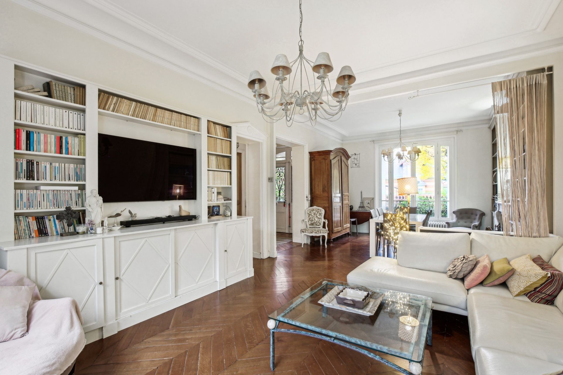 luxury house 9 Rooms for sale on ST GERMAIN EN LAYE (78100)