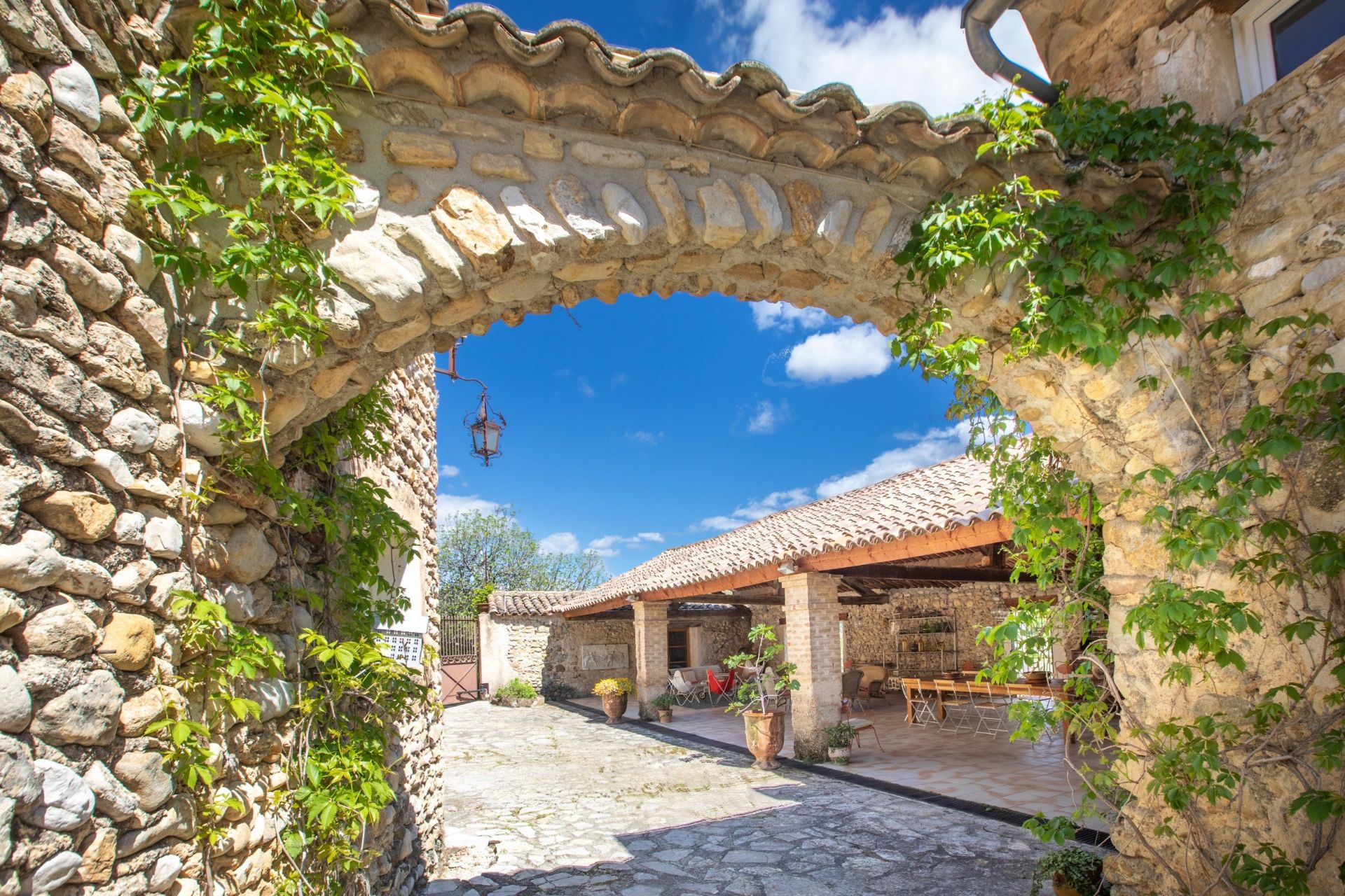 maison provençale de luxe 15 Pièces en vente sur NYONS (26110)