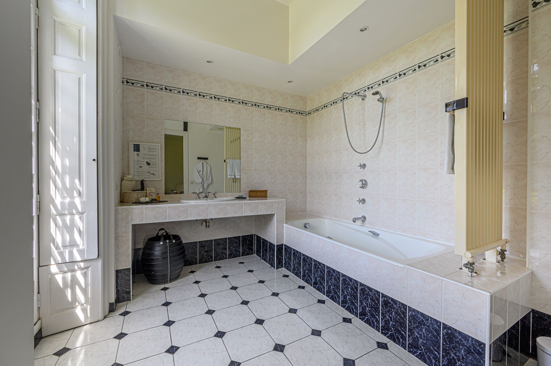 castle 28 Rooms for sale on GUEMENE SUR SCORFF (56160)