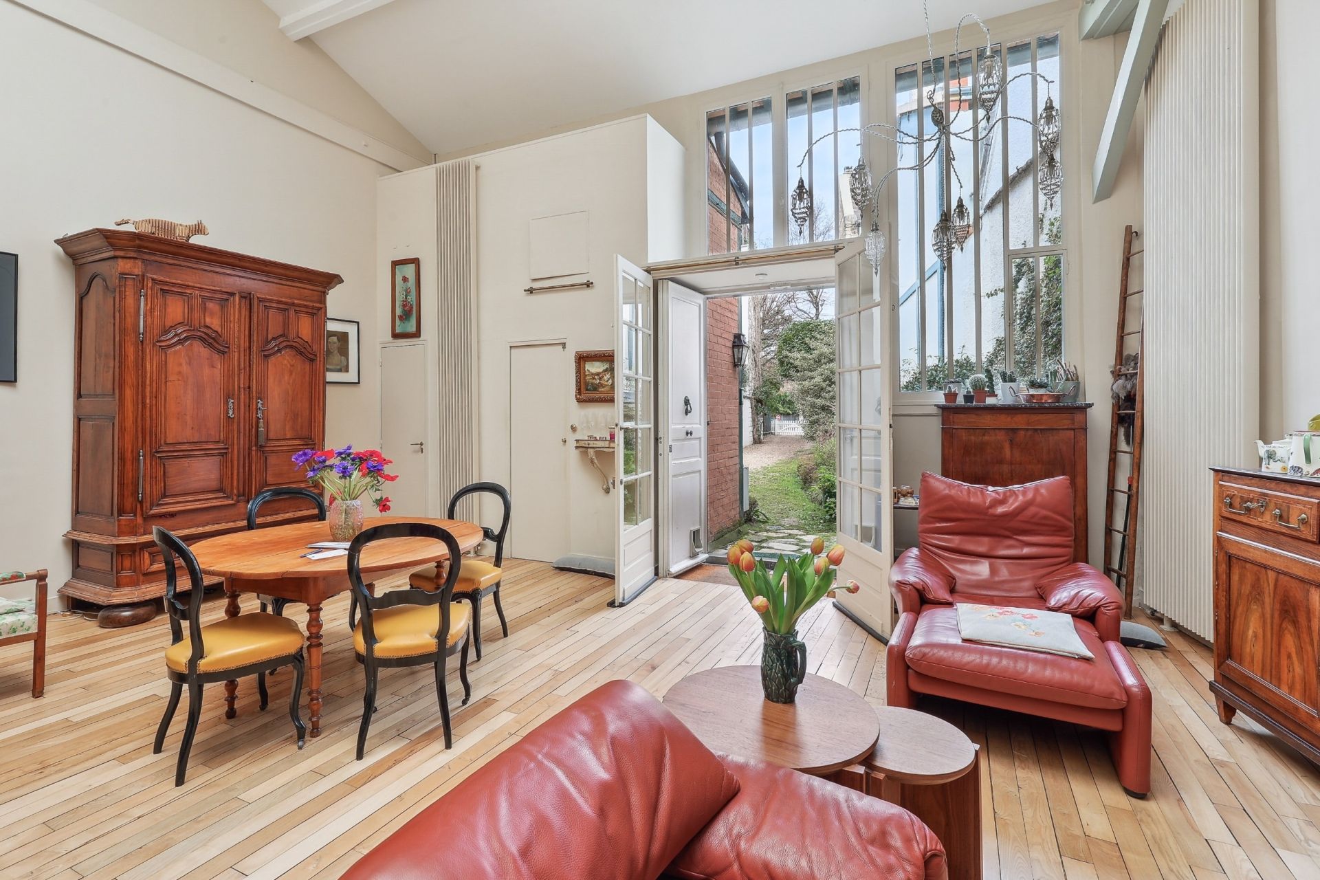 luxury apartment 4 Rooms for sale on PARIS (75016)