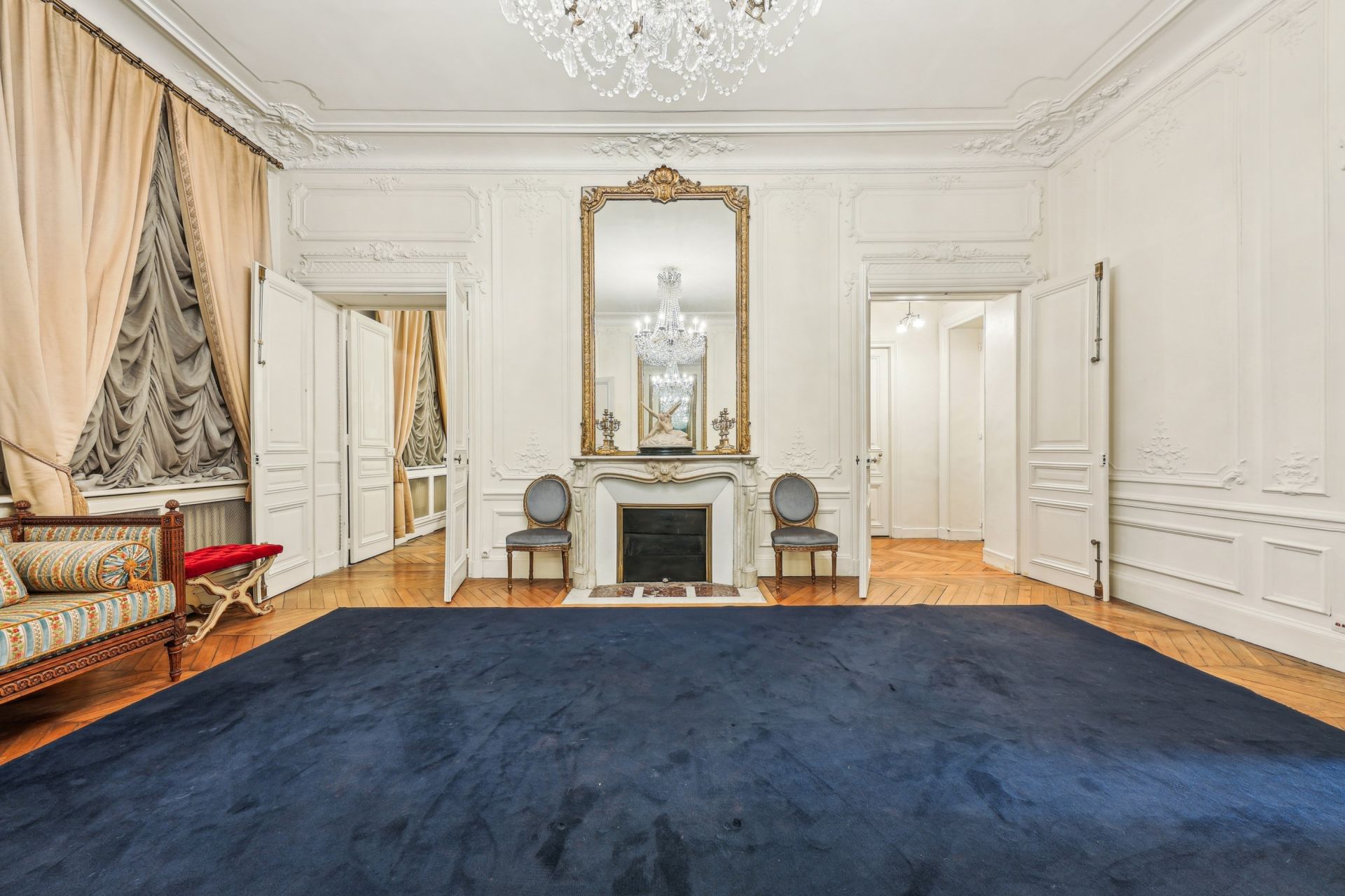 luxury apartment 7 Rooms for sale on PARIS (75008)