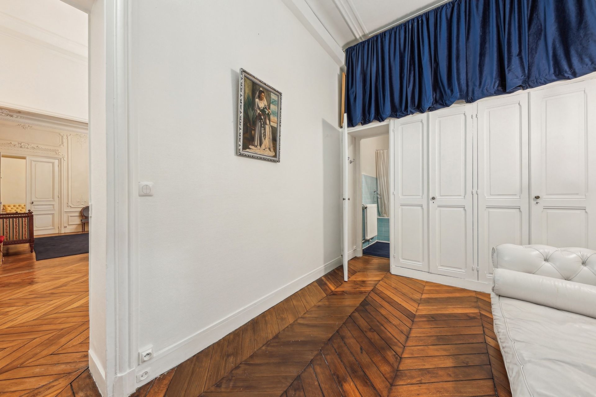 luxury apartment 7 Rooms for sale on PARIS (75008)