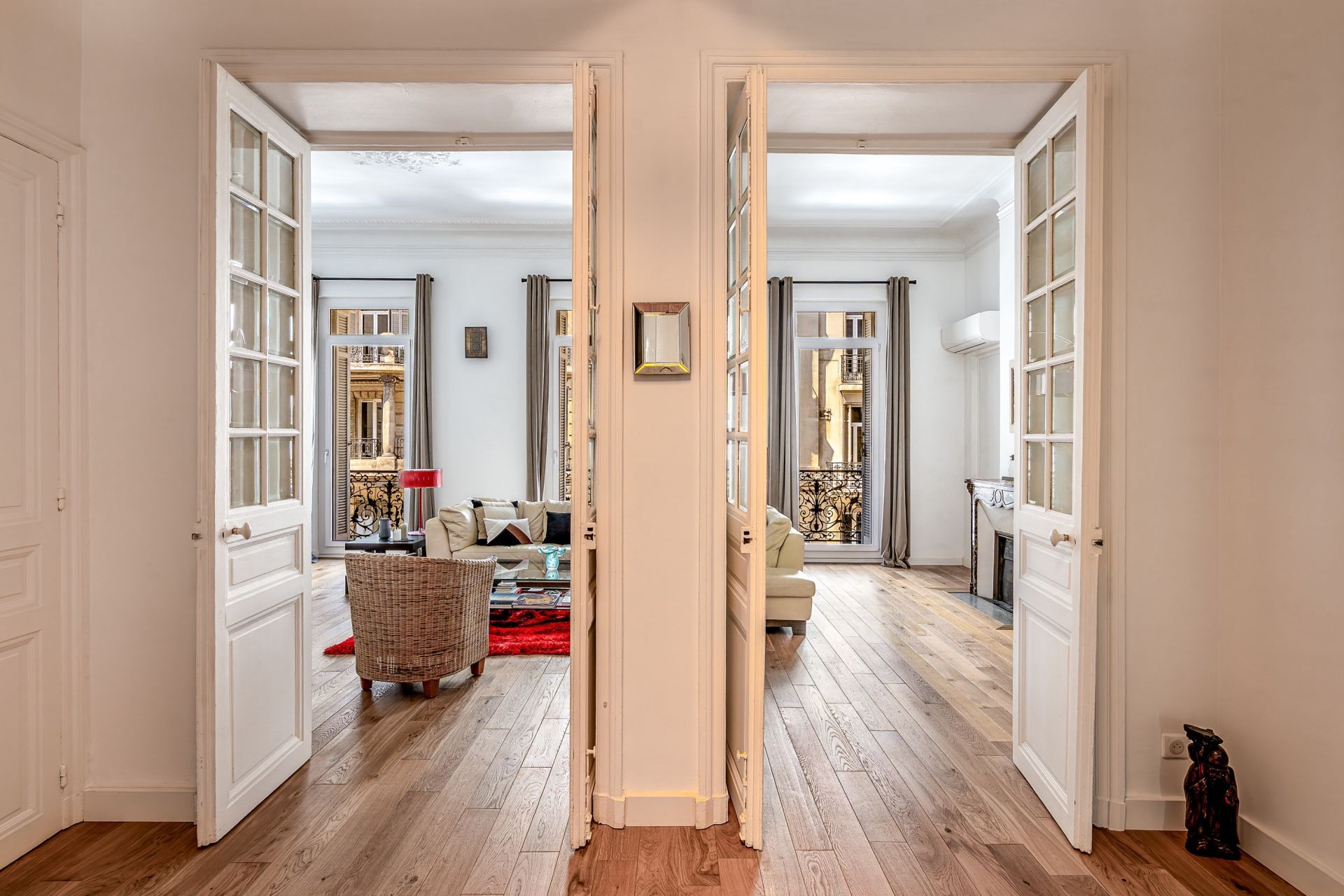 luxury apartment 5 Rooms for sale on MARSEILLE (13008)