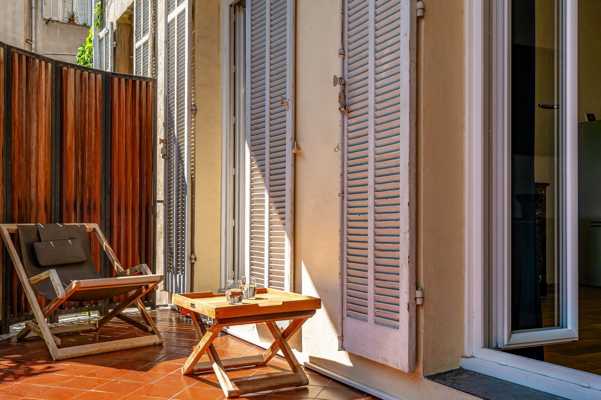 luxury apartment 5 Rooms for sale on MARSEILLE (13008)