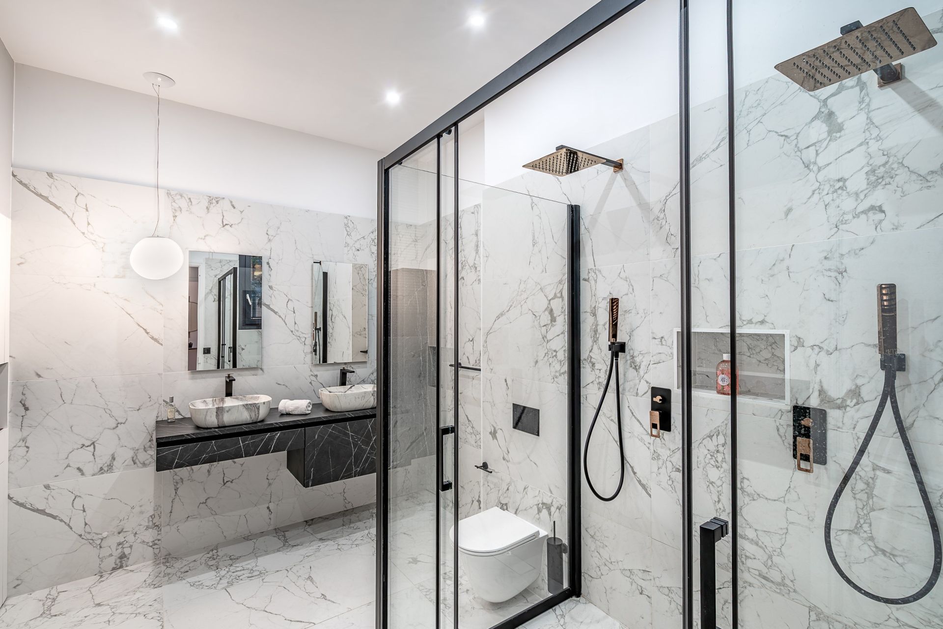 luxury apartment 5 Rooms for sale on MARSEILLE (13008)