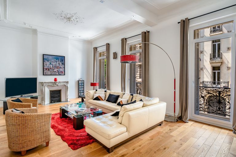 luxury apartment 5 Rooms for sale on MARSEILLE (13008)