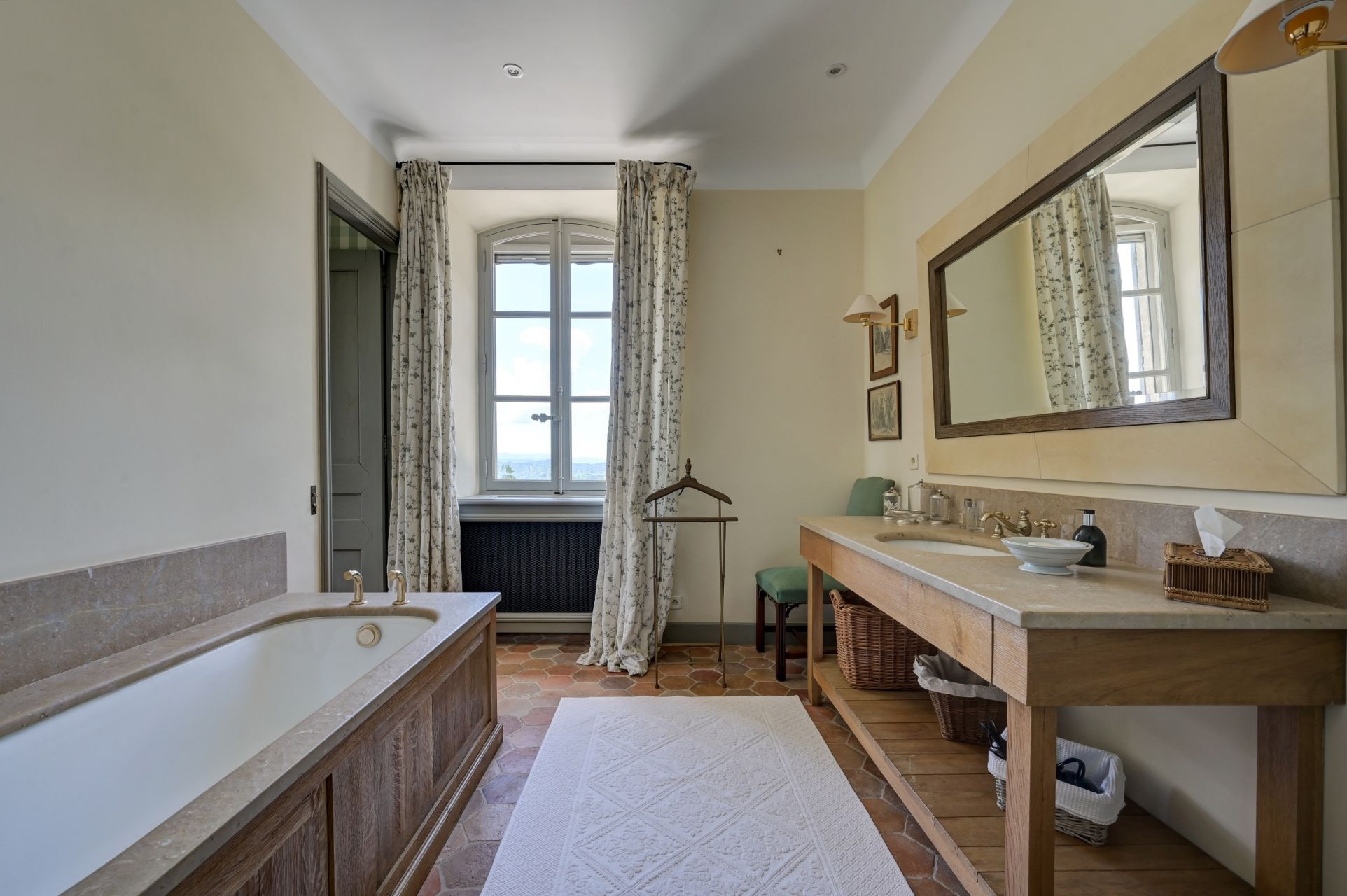 bastide 17 Rooms for sale on AIX EN PROVENCE (13100)