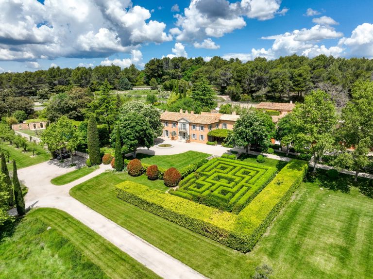 bastide 17 Rooms for sale on AIX EN PROVENCE (13100)