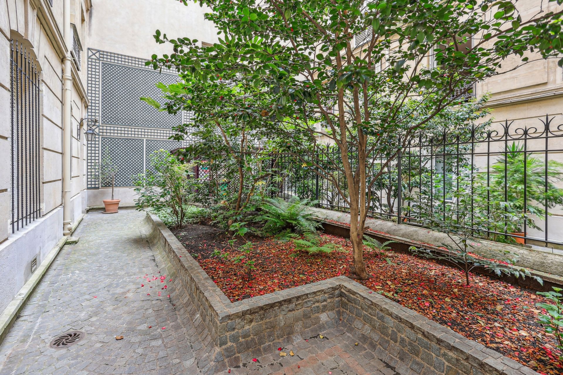 luxury apartment 3 Rooms for sale on PARIS (75008)