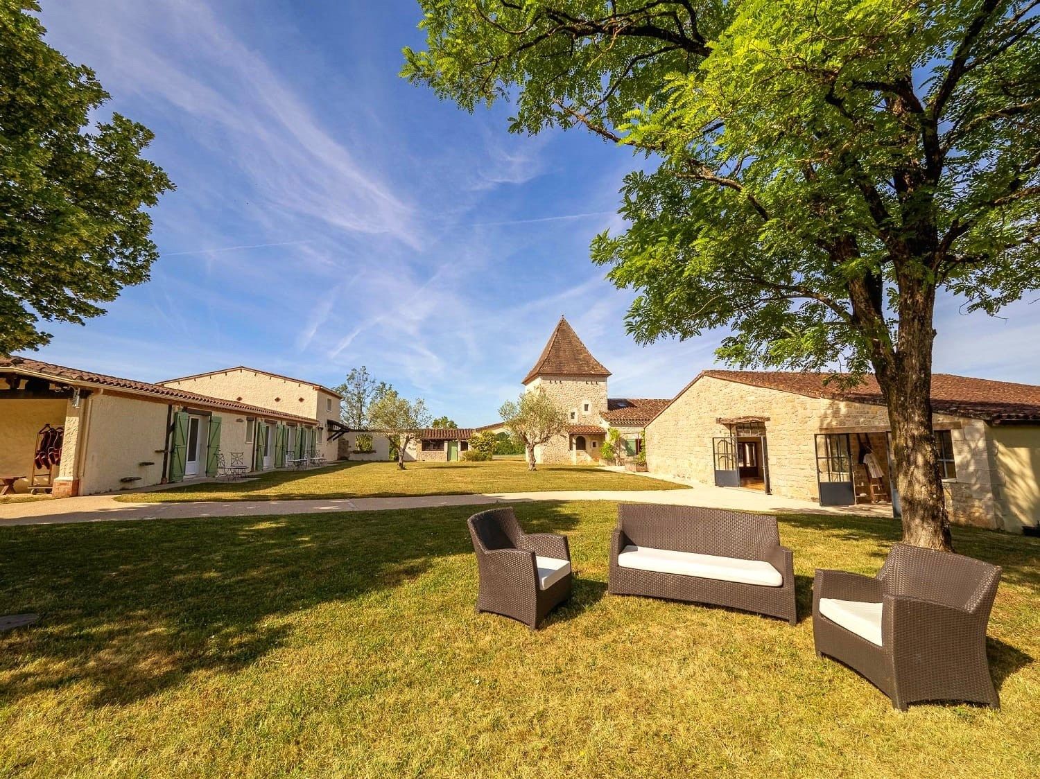 luxury house 20 Rooms for sale on FUMEL (47500)