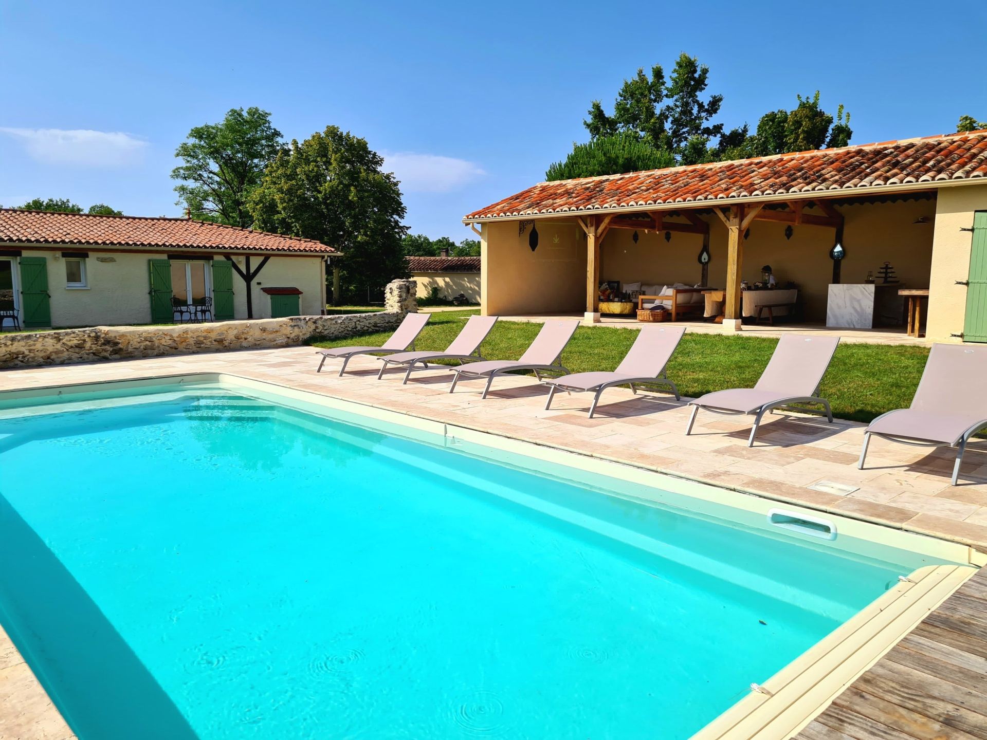 luxury house 20 Rooms for sale on FUMEL (47500)