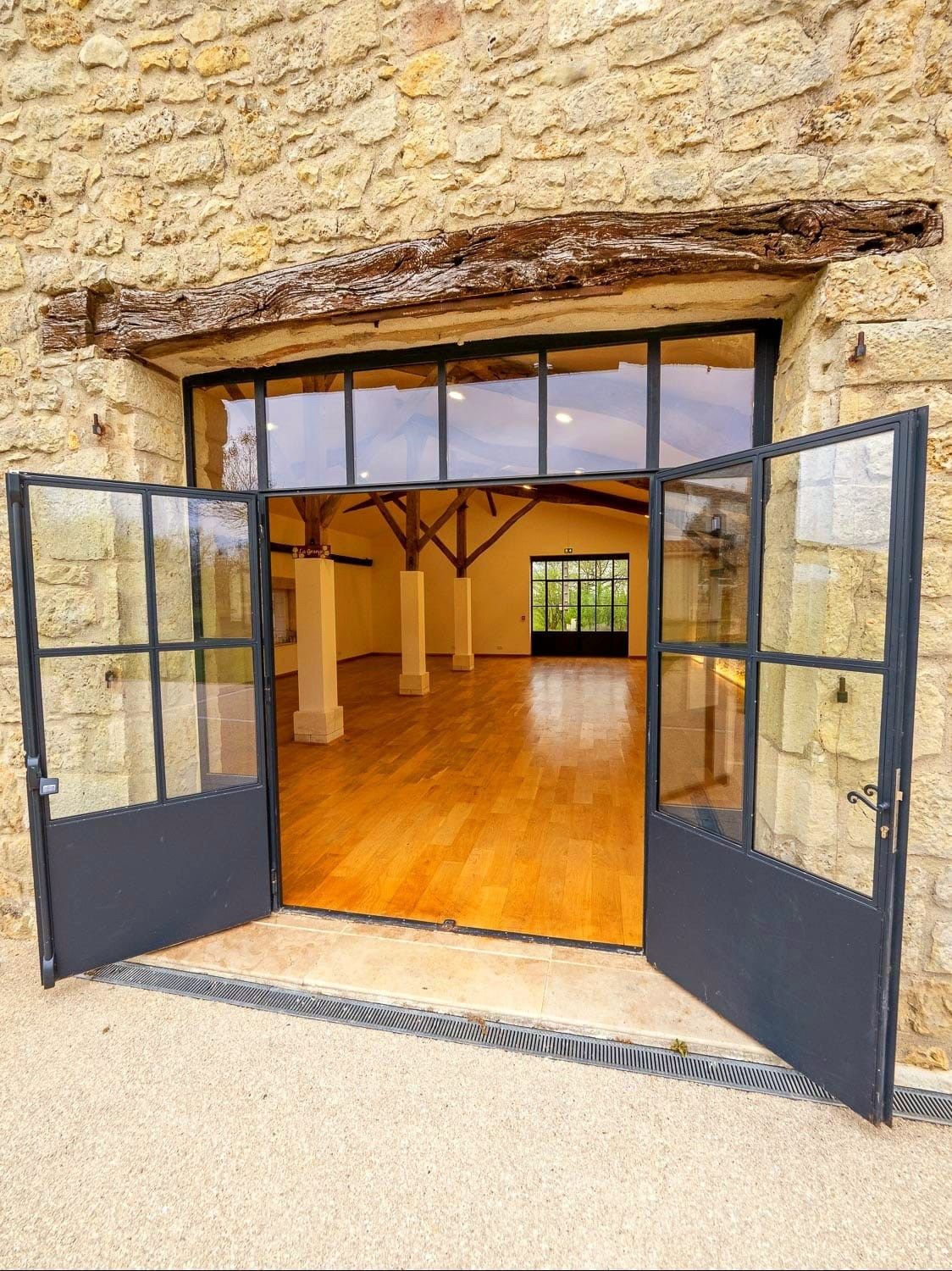 luxury house 20 Rooms for sale on FUMEL (47500)