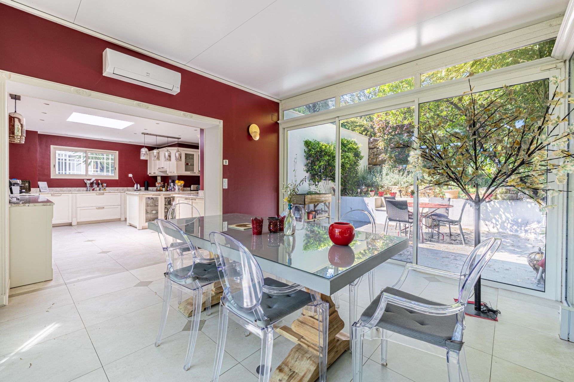 luxury villa 9 Rooms for sale on VALBONNE (06560)