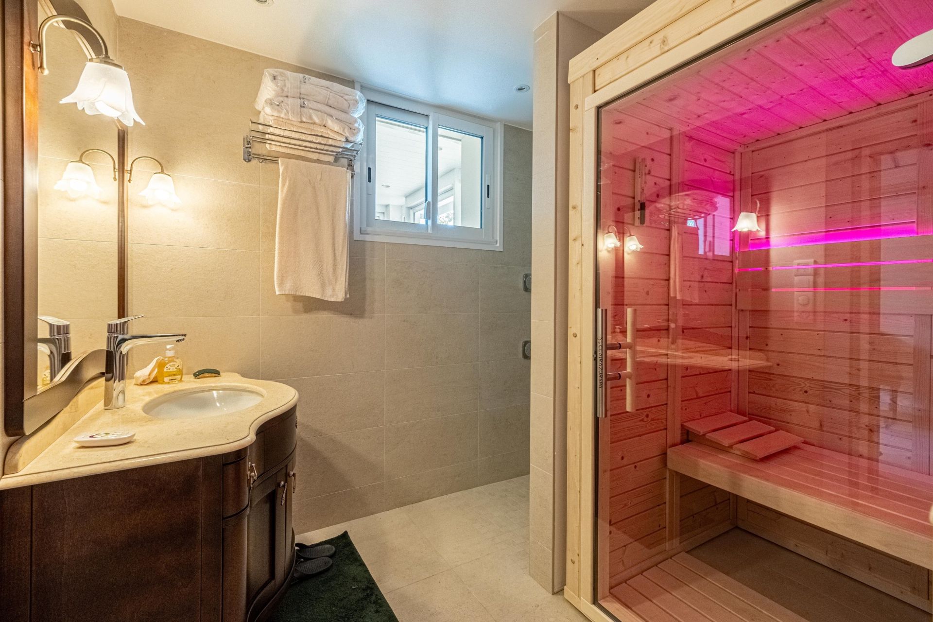 luxury villa 9 Rooms for sale on VALBONNE (06560)