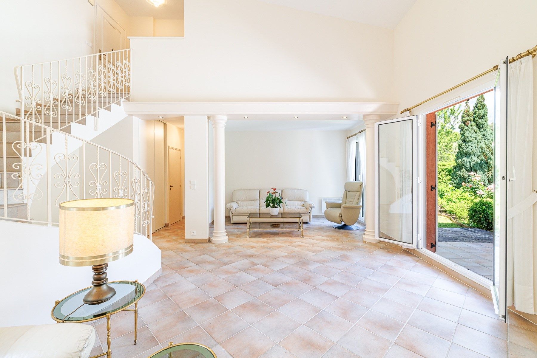 luxury villa 5 Rooms for sale on VILLENEUVE LOUBET (06270)