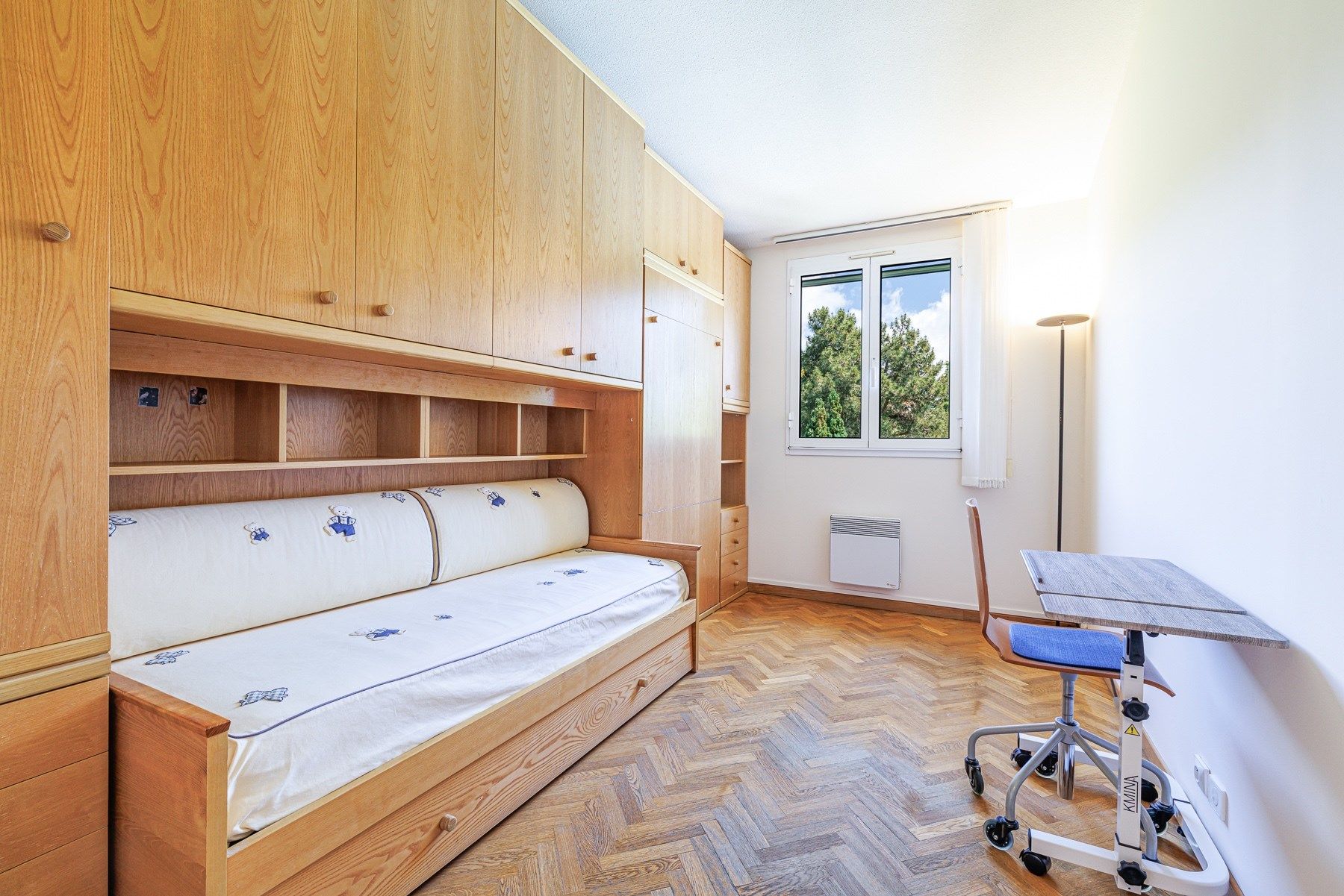 luxury villa 5 Rooms for sale on VILLENEUVE LOUBET (06270)