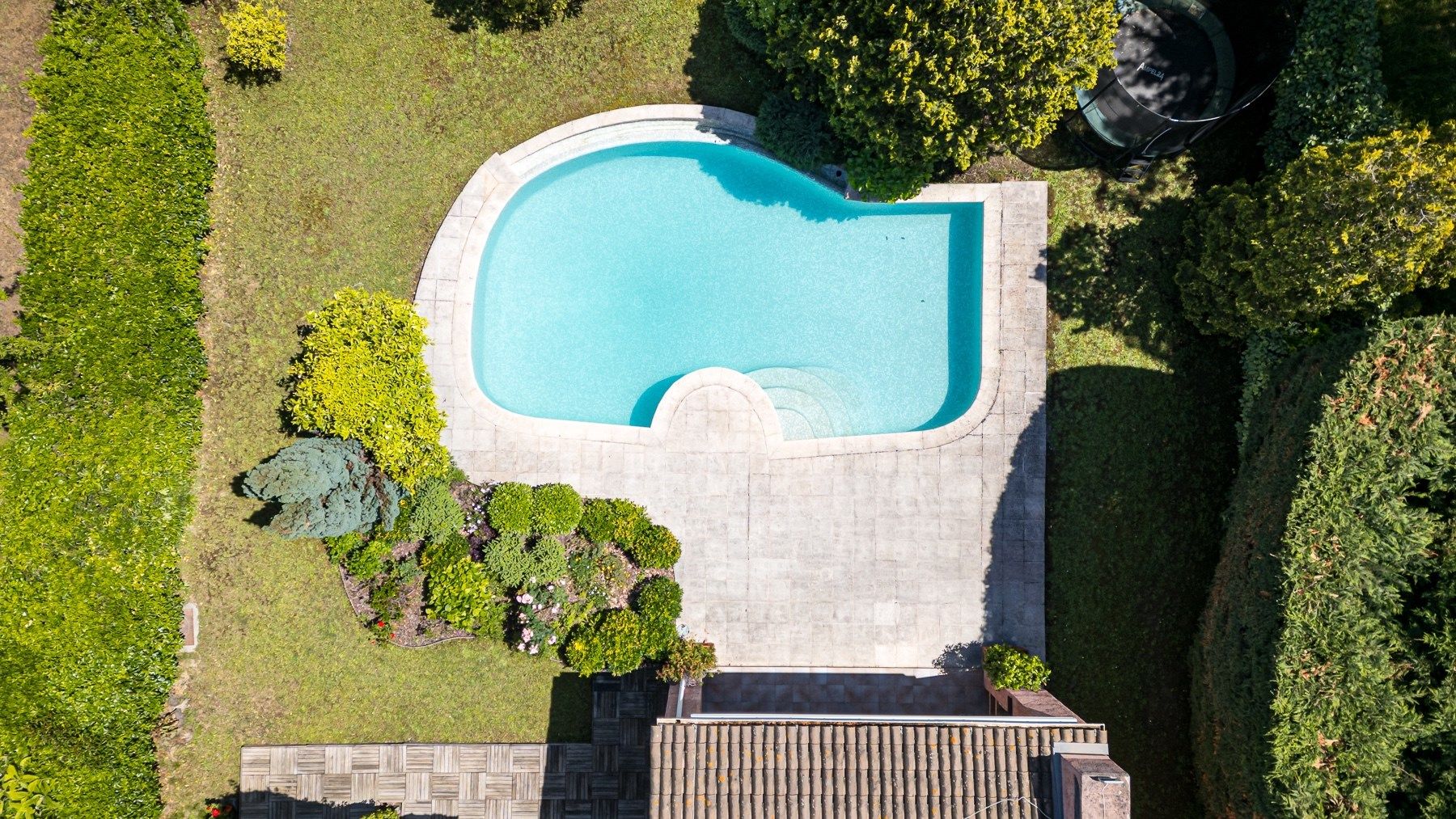 luxury villa 5 Rooms for sale on VILLENEUVE LOUBET (06270)