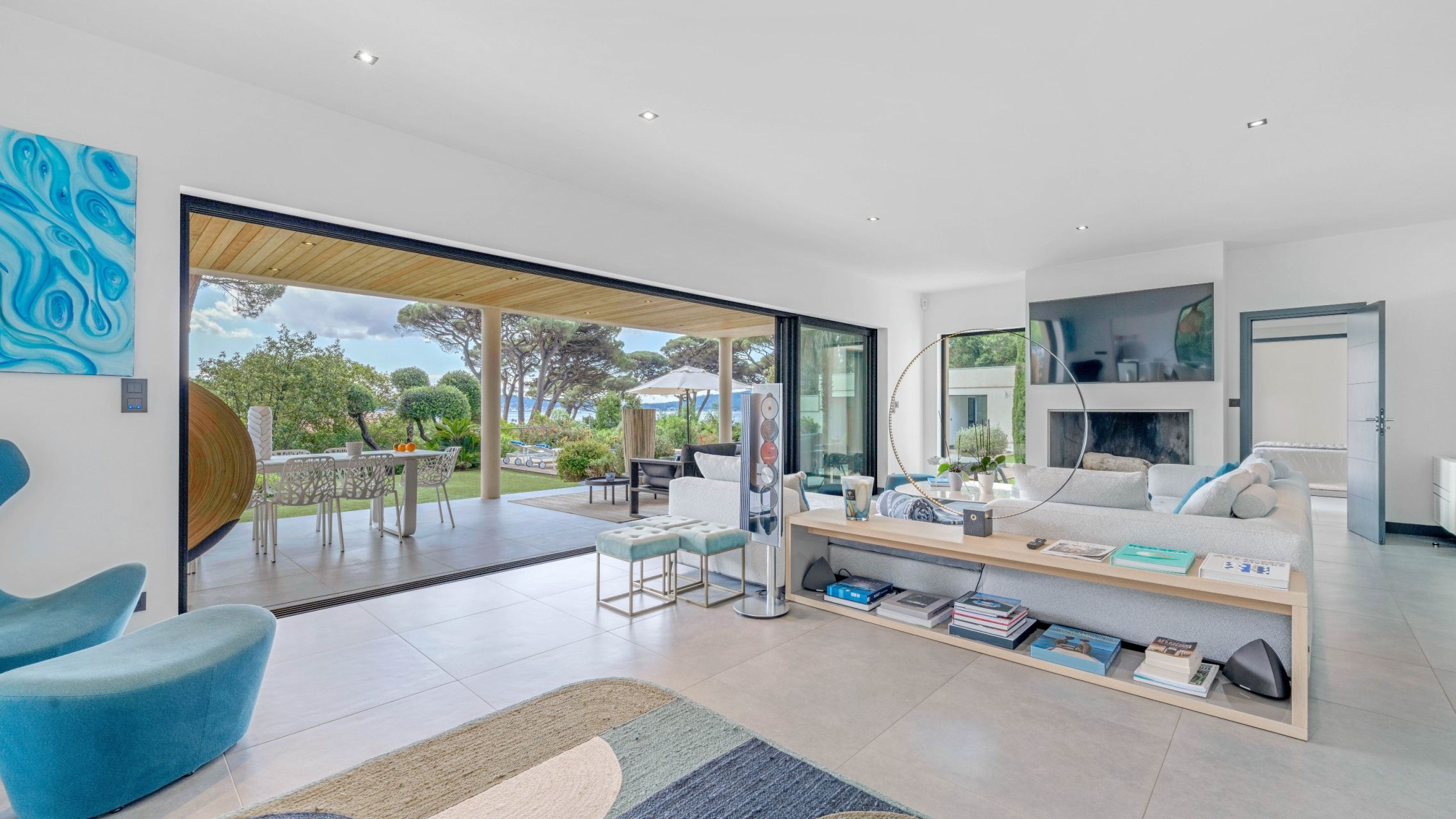 maison contemporaine 10 Pièces en vente sur GRIMAUD (83310)