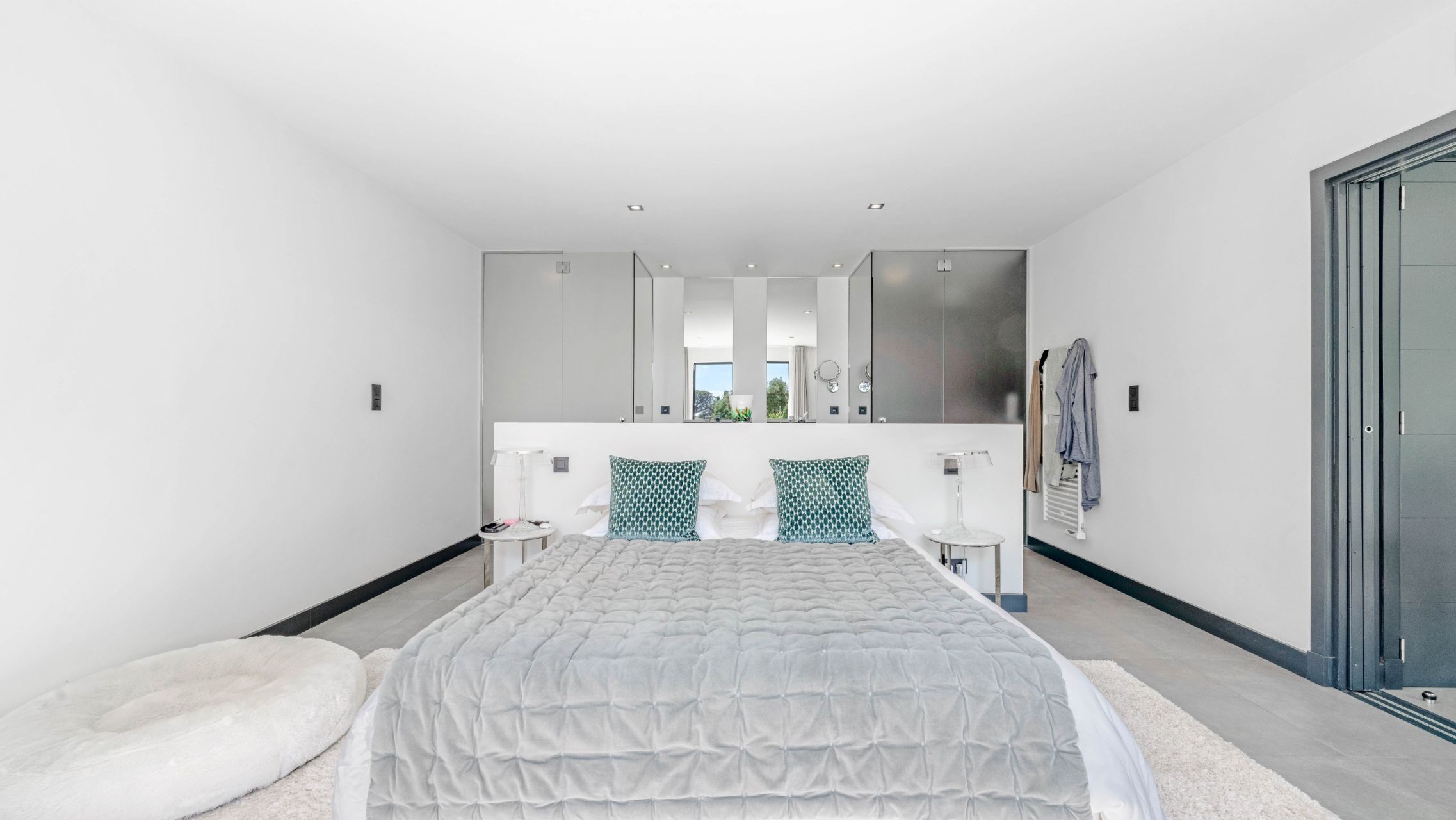 maison contemporaine 10 Pièces en vente sur GRIMAUD (83310)